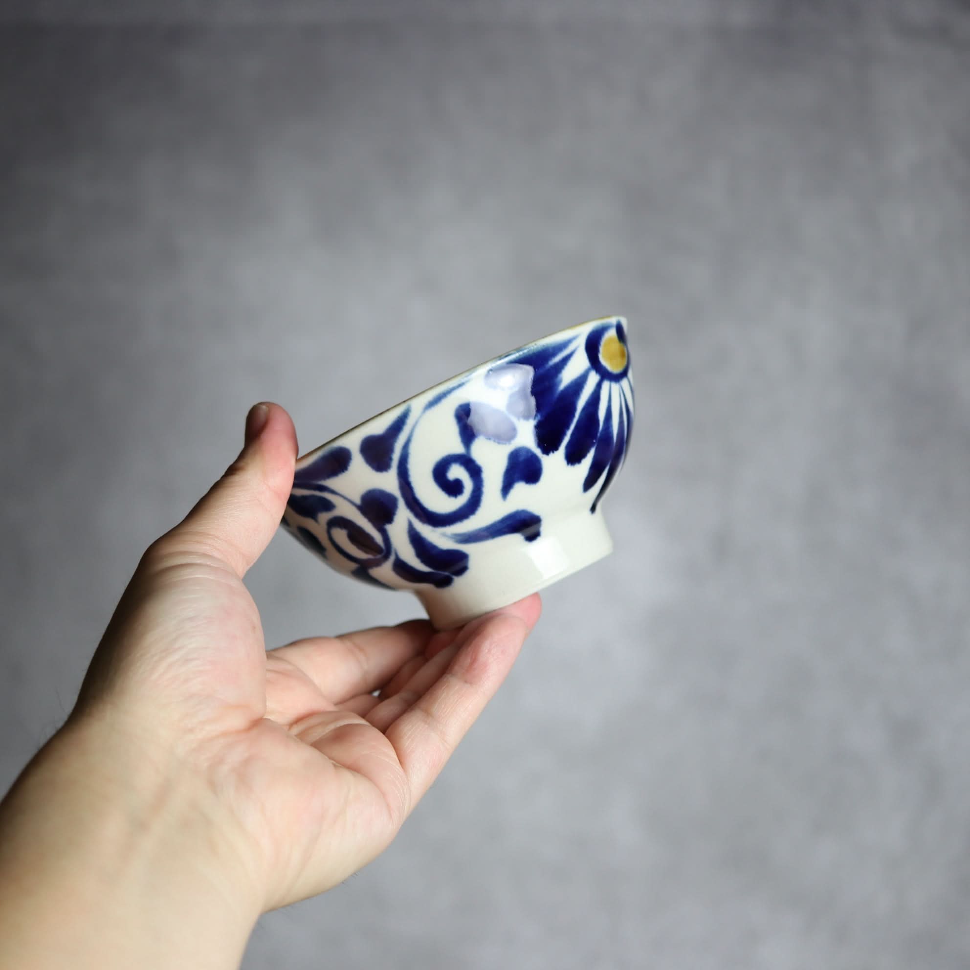 4寸マカイ2 飴 呉須釉 菊唐草 やちむん 陶器 拓美窯 やちむん 陶器.