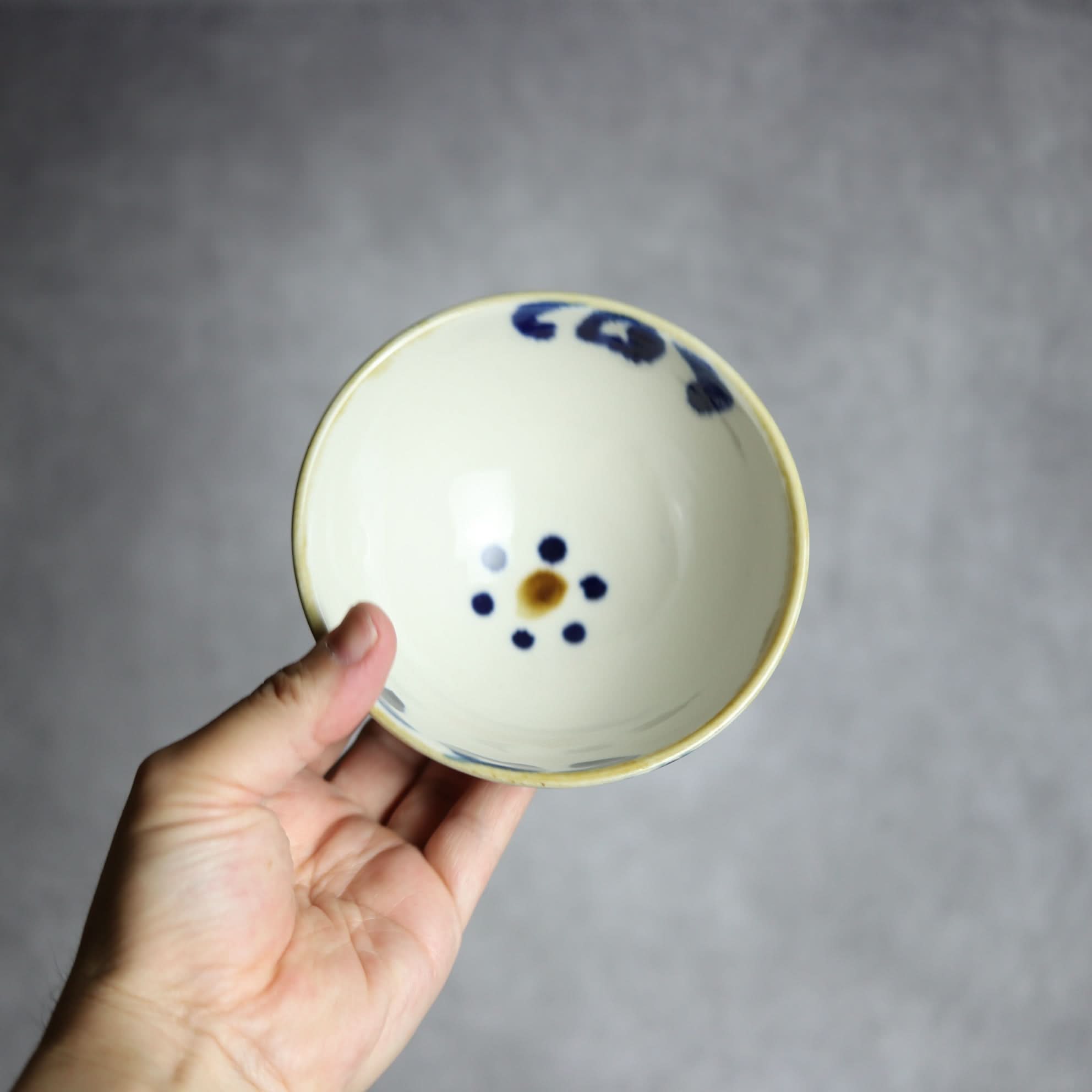 4寸マカイ2 飴 呉須釉 菊唐草 やちむん 陶器 拓美窯 やちむん 陶器.