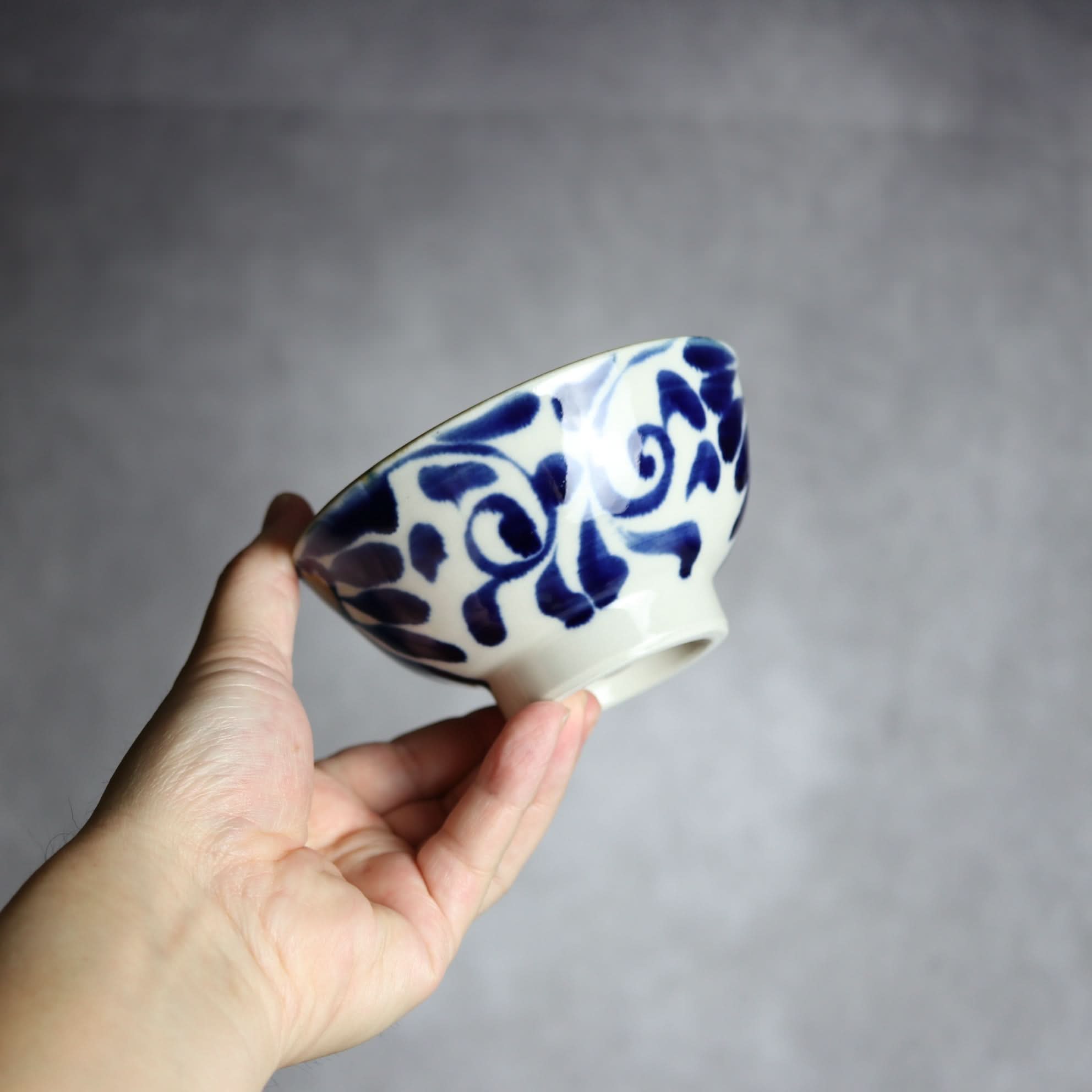 4寸マカイ2 飴 呉須釉 菊唐草 やちむん 陶器 拓美窯 やちむん 陶器.