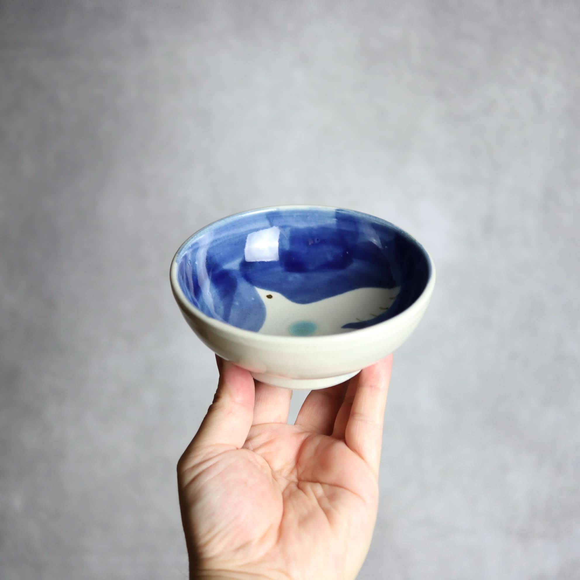 4寸鉢1 呉須釉 鳥 やちむん 陶器 拓美窯 やちむん 陶器.