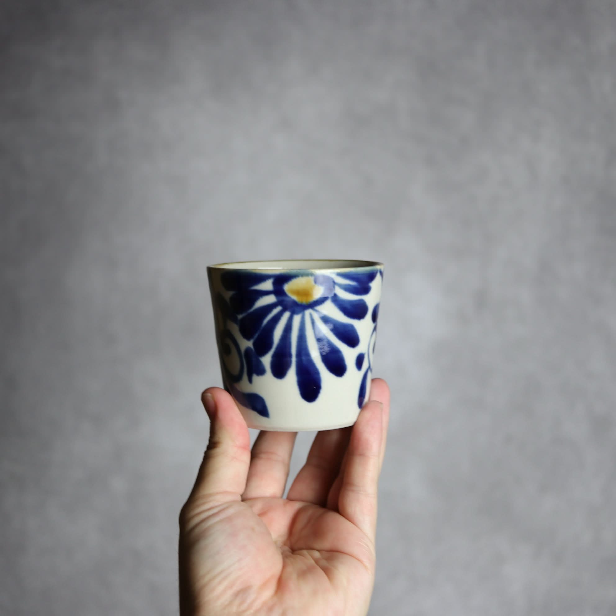 そば猪口1 飴 呉須釉 菊唐草 やちむん 陶器 拓美窯 やちむん 陶器.