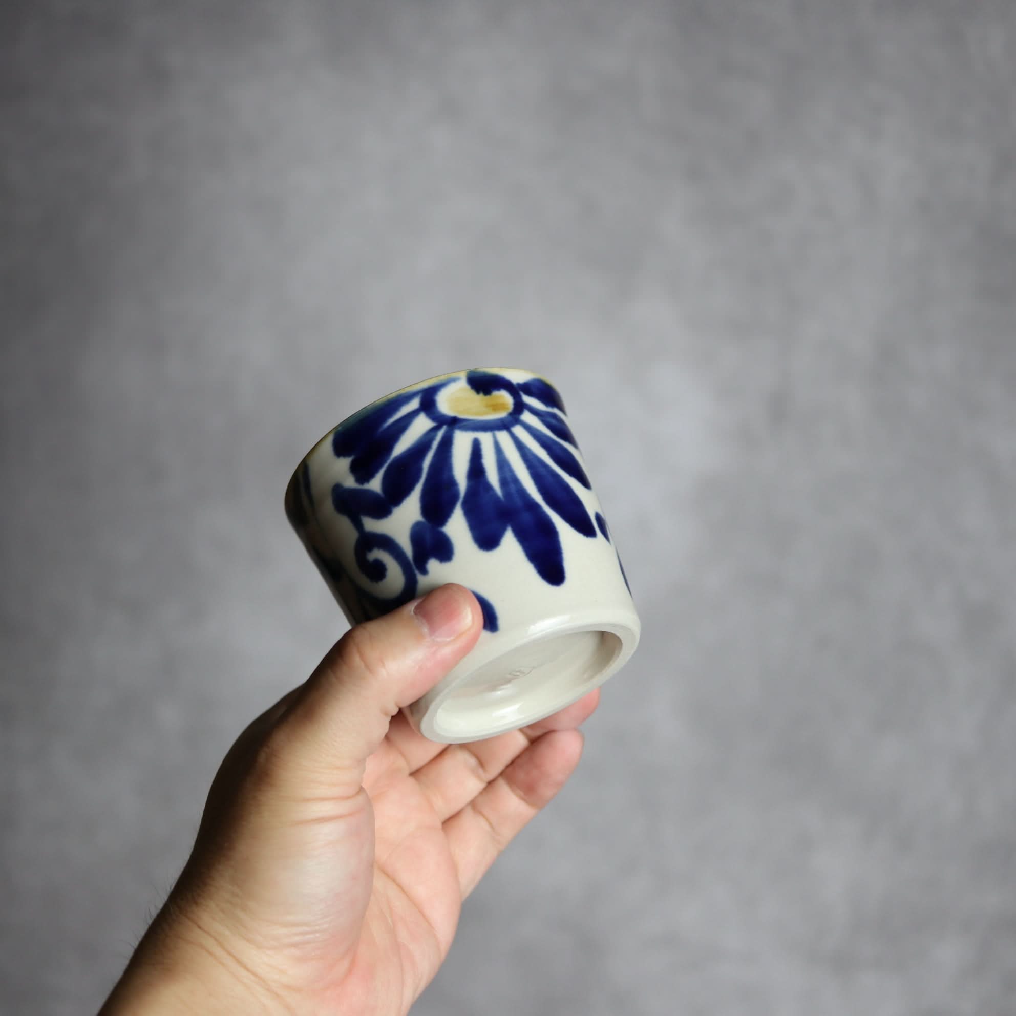 そば猪口1 飴 呉須釉 菊唐草 やちむん 陶器 拓美窯 やちむん 陶器.