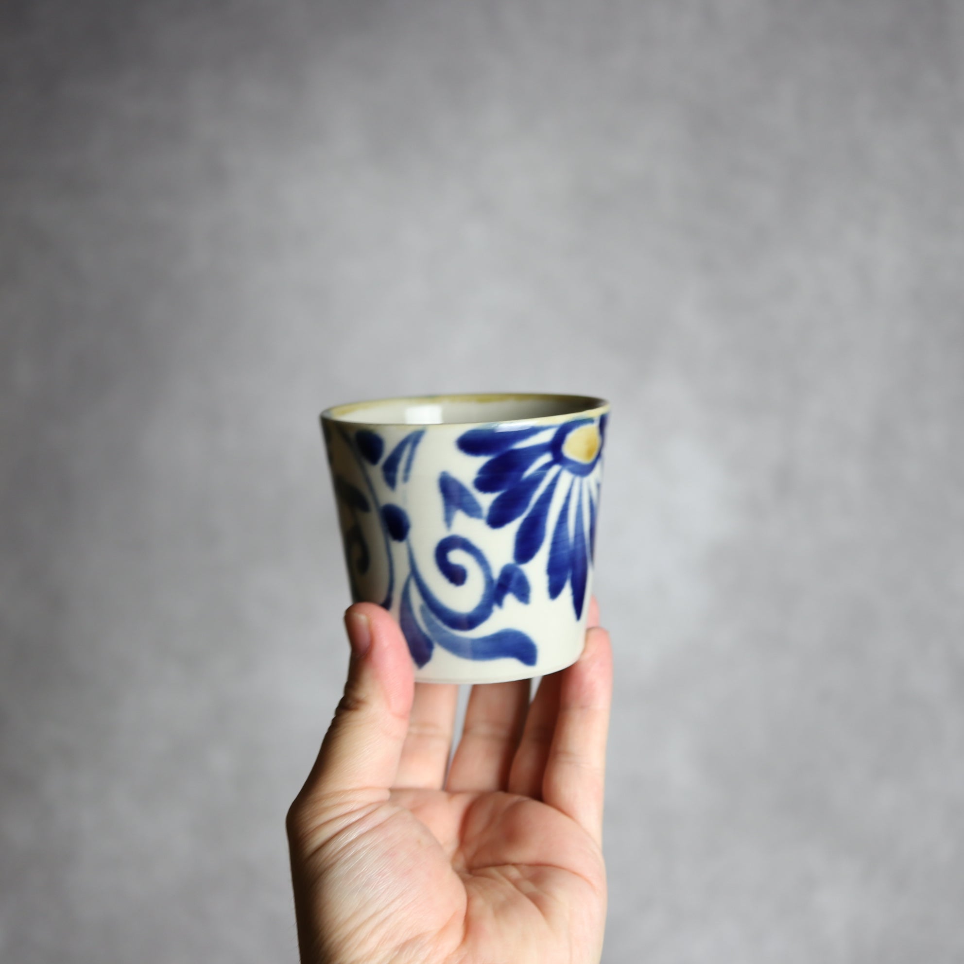 そば猪口2 飴 呉須釉 菊唐草 やちむん 陶器 拓美窯 やちむん 陶器.