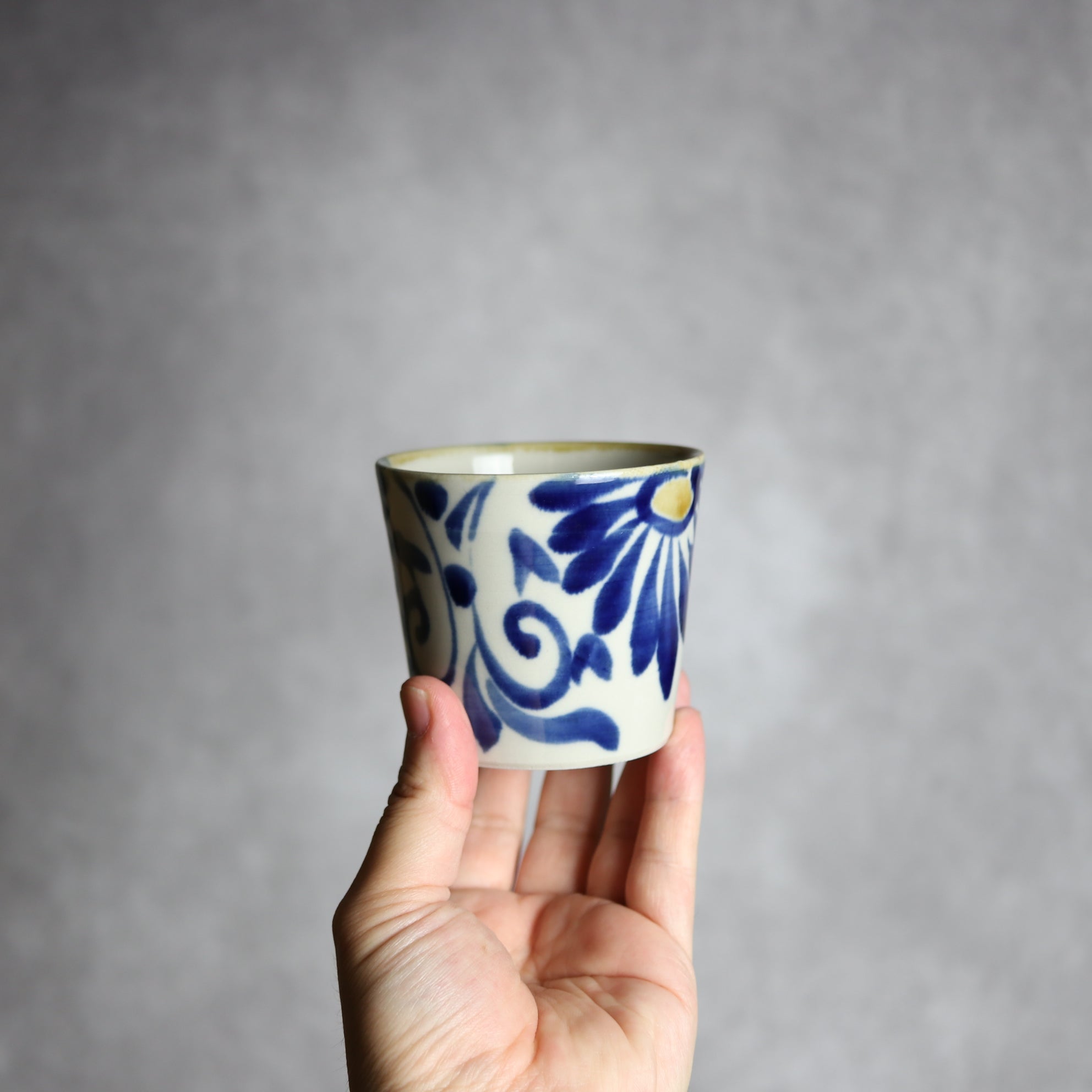 そば猪口2 飴 呉須釉 菊唐草 やちむん 陶器 拓美窯 やちむん 陶器.