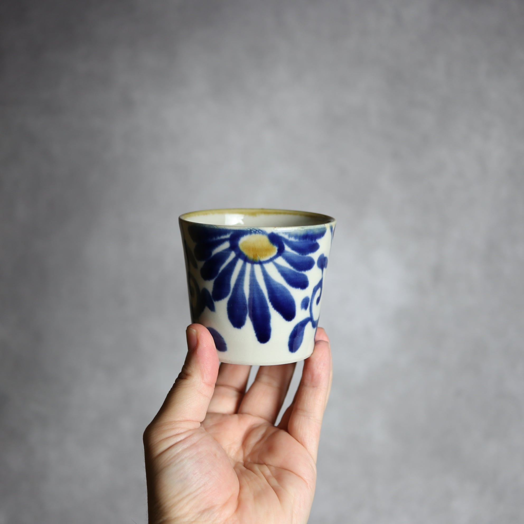 そば猪口2 飴 呉須釉 菊唐草 やちむん 陶器 拓美窯 やちむん 陶器.