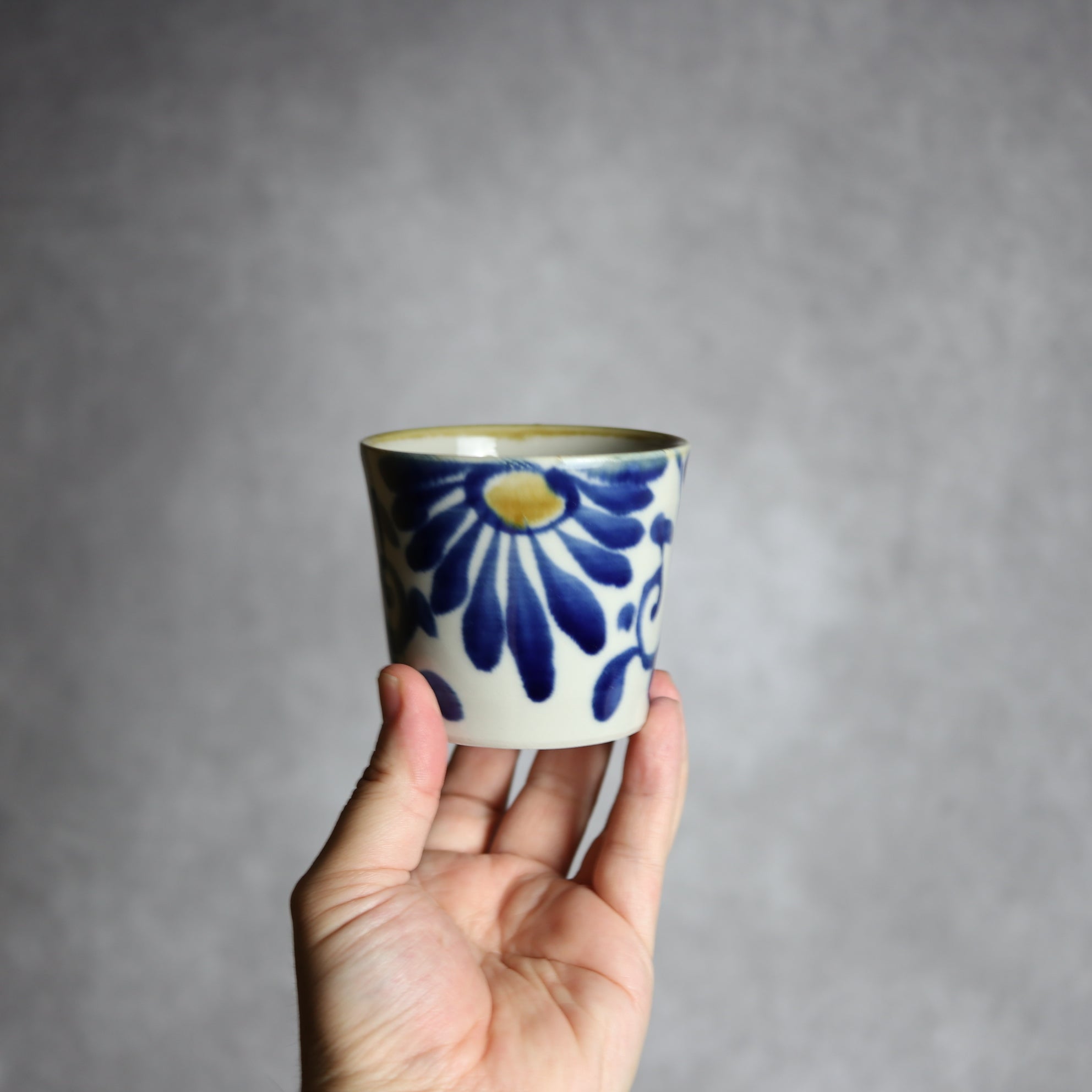 そば猪口2 飴 呉須釉 菊唐草 やちむん 陶器 拓美窯 やちむん 陶器.