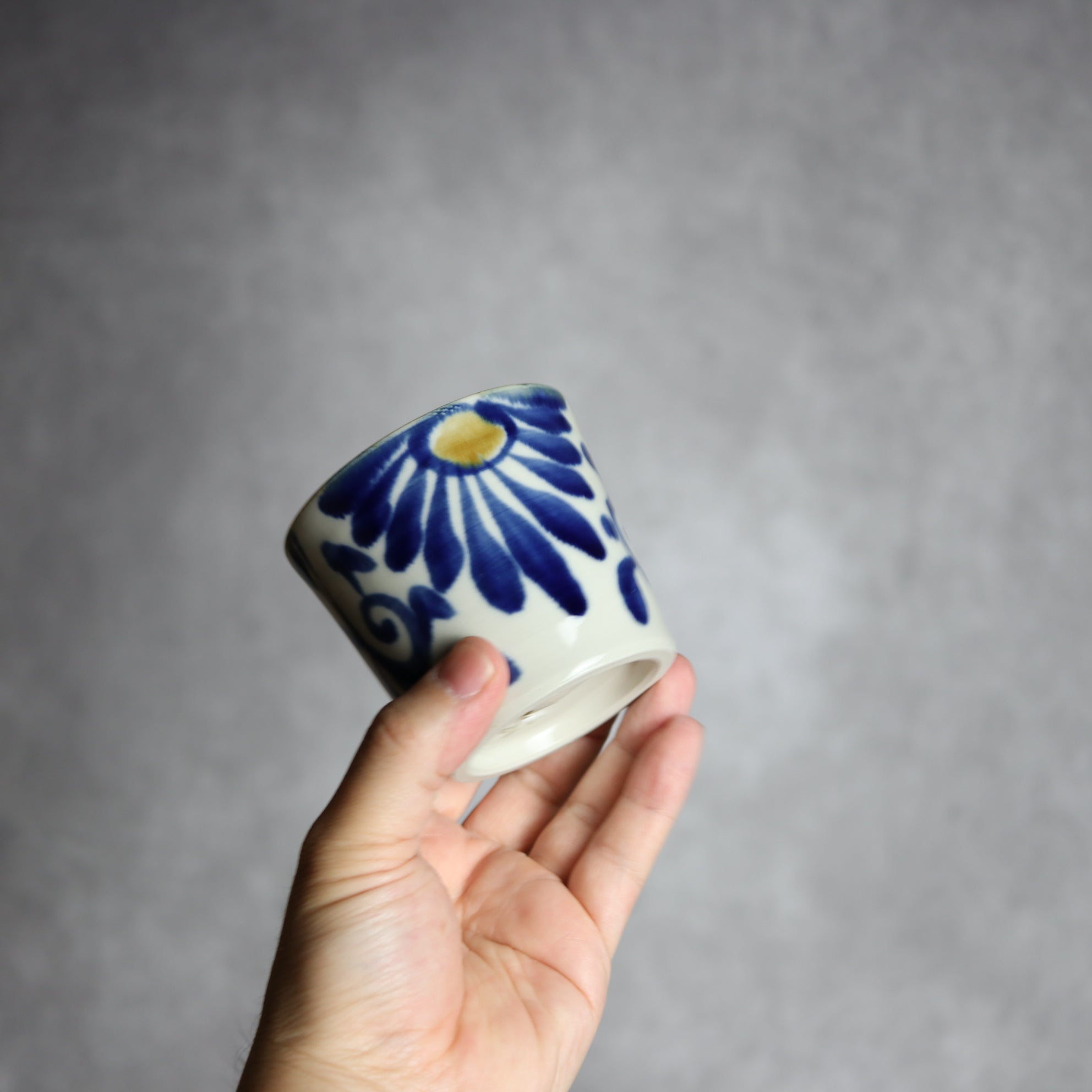 そば猪口2 飴 呉須釉 菊唐草 やちむん 陶器 拓美窯 やちむん 陶器.