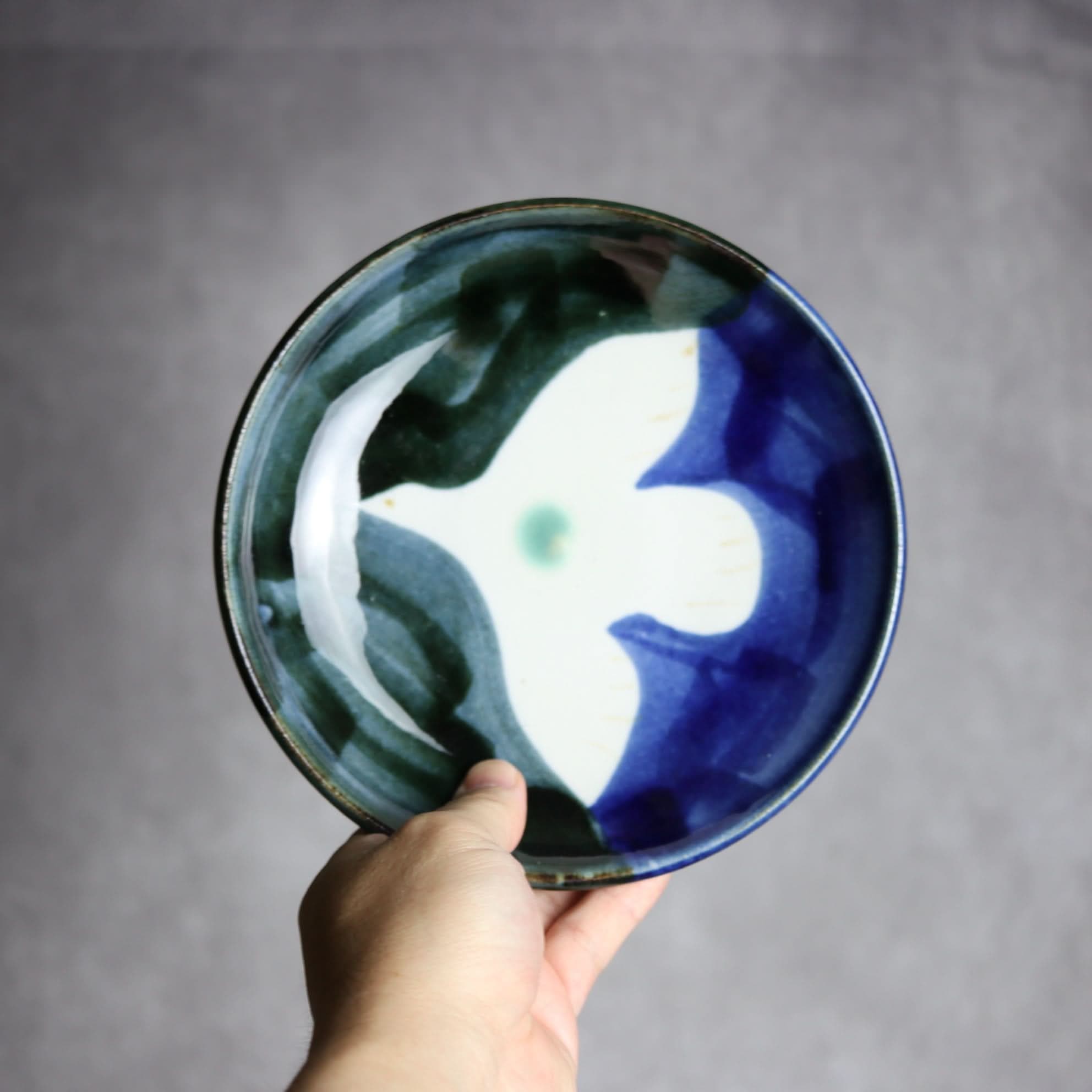 6寸皿1 黒呉須 呉須釉 鳥 やちむん 陶器 拓美窯 やちむん 陶器.