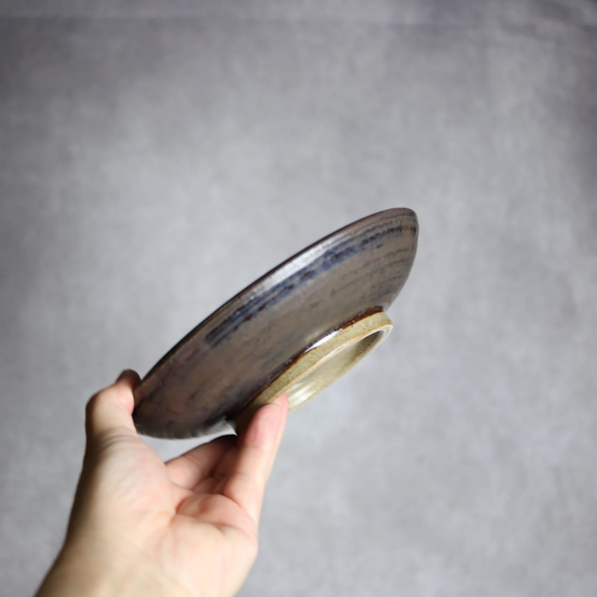 6寸皿1 黒呉須 呉須釉 鳥 やちむん 陶器 拓美窯 やちむん 陶器.