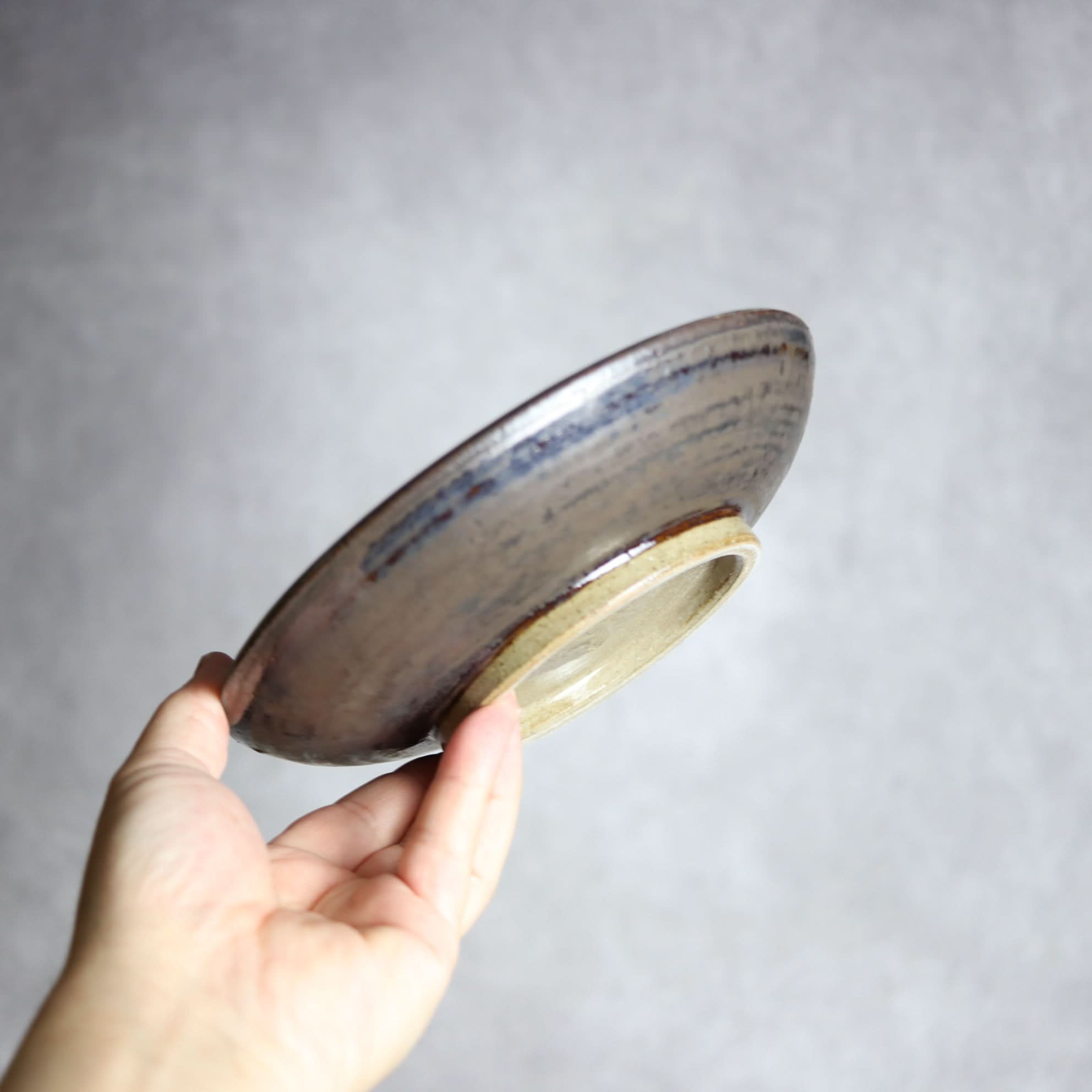 6寸皿1 黒呉須 呉須釉 鳥 やちむん 陶器 拓美窯 やちむん 陶器.