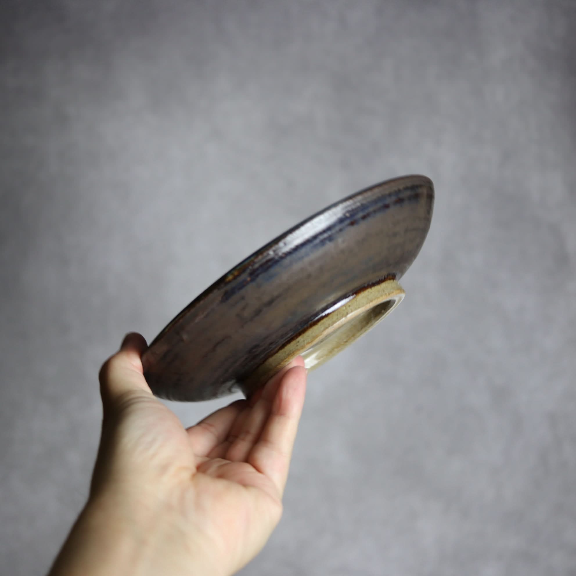 6寸皿1 黒呉須 呉須釉 鳥 やちむん 陶器 拓美窯 やちむん 陶器.