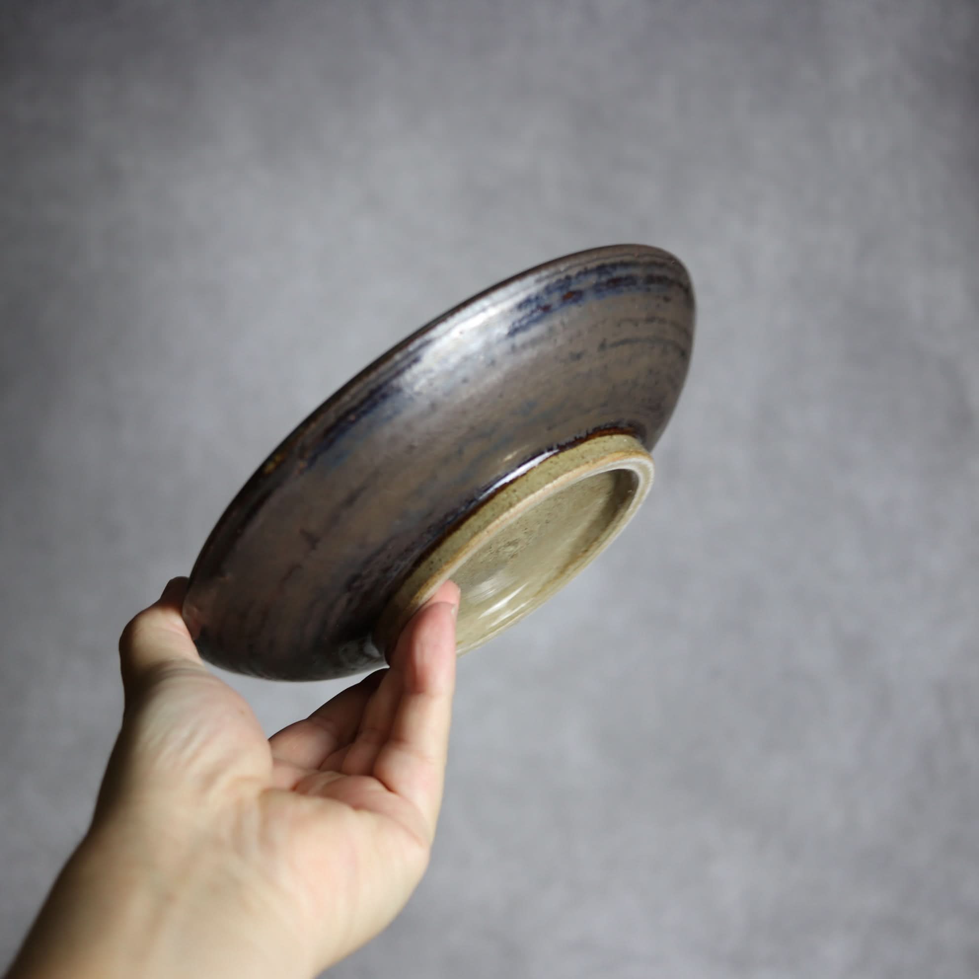 6寸皿1 黒呉須 呉須釉 鳥 やちむん 陶器 拓美窯 やちむん 陶器.