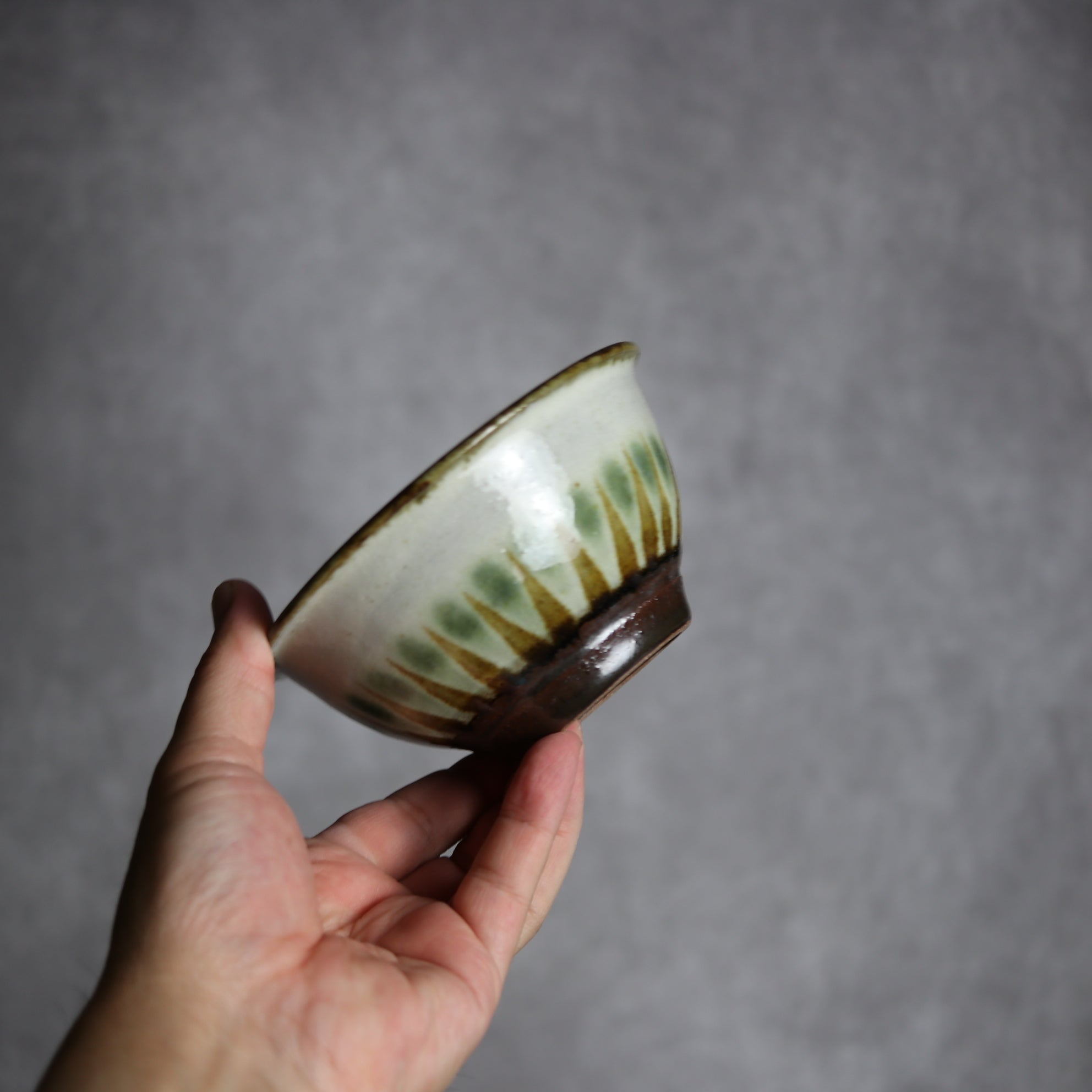 4寸マカイ2 三彩 線描 やちむん 陶器 やちむん工房 mug
