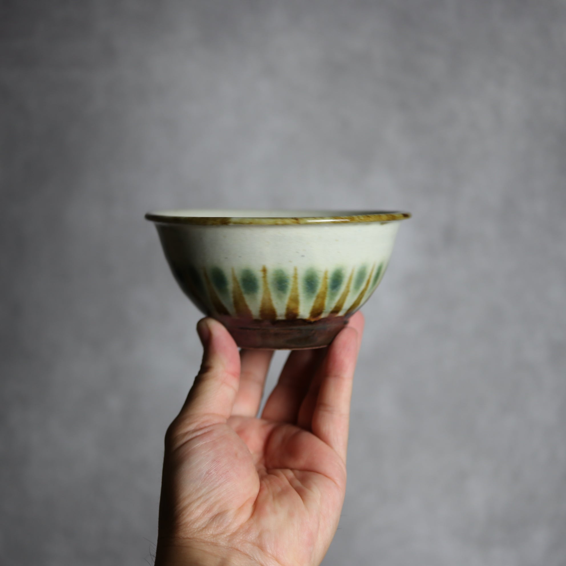 4寸マカイ2 三彩 線描 やちむん 陶器 やちむん工房 mug