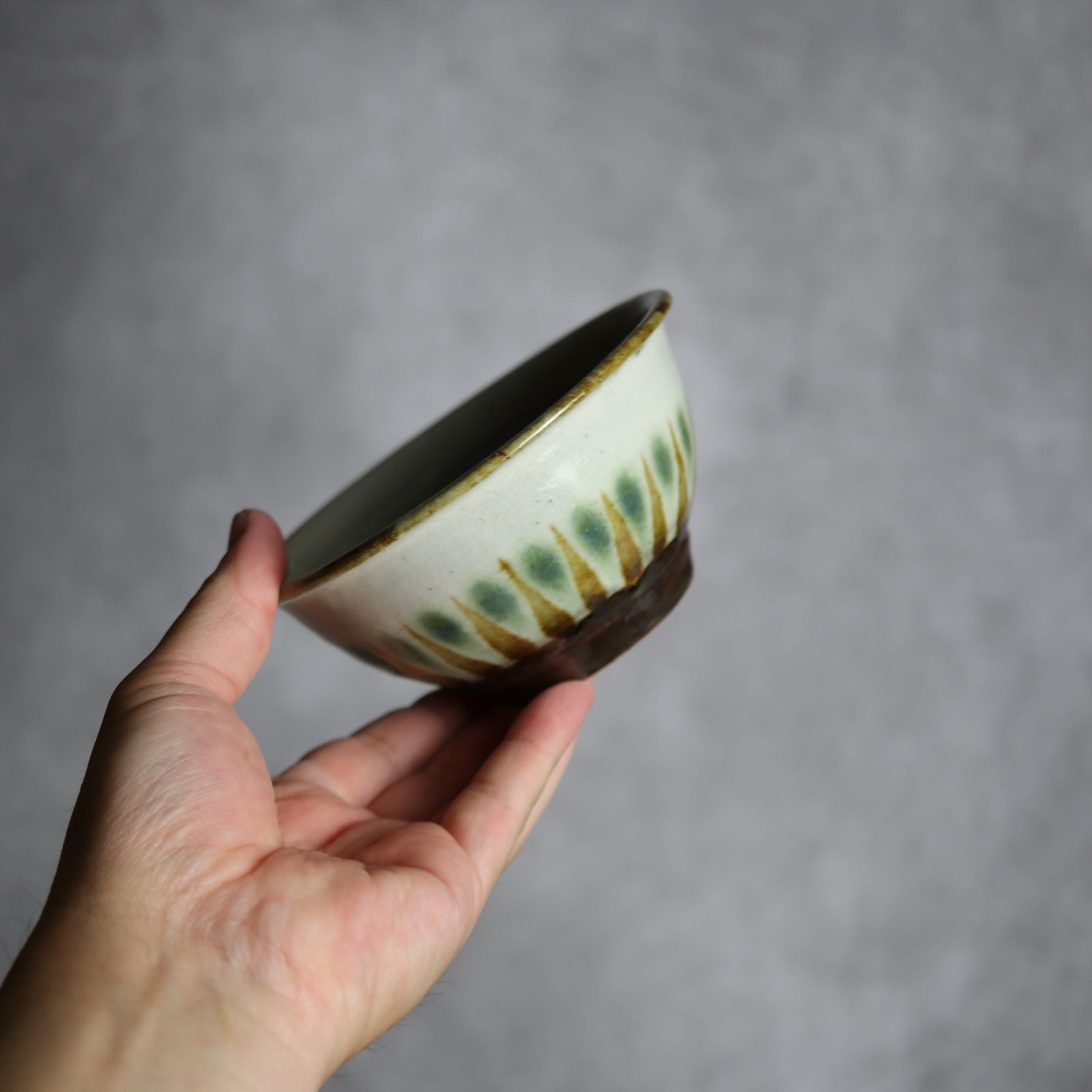 4寸マカイ2 三彩 線描 やちむん 陶器 やちむん工房 mug