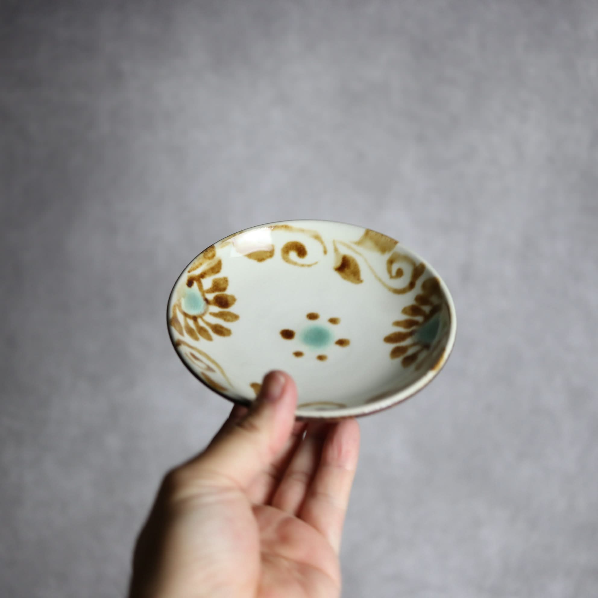 4寸皿1 三彩 菊唐草 やちむん 陶器 拓美窯 やちむん 陶器.