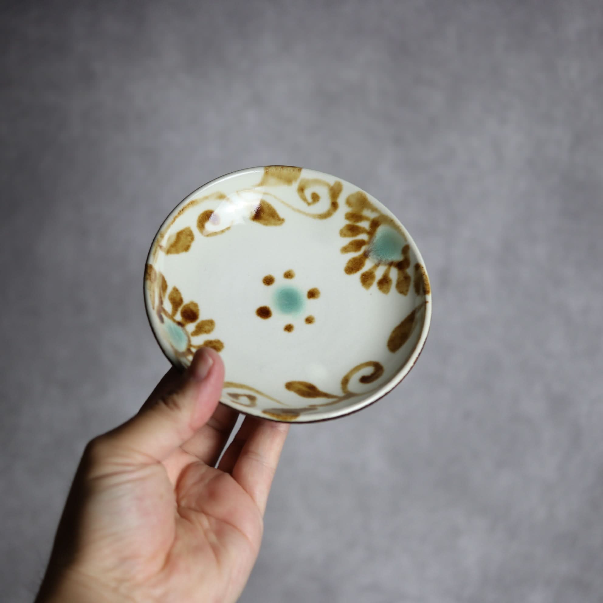 4寸皿1 三彩 菊唐草 やちむん 陶器 拓美窯 やちむん 陶器.