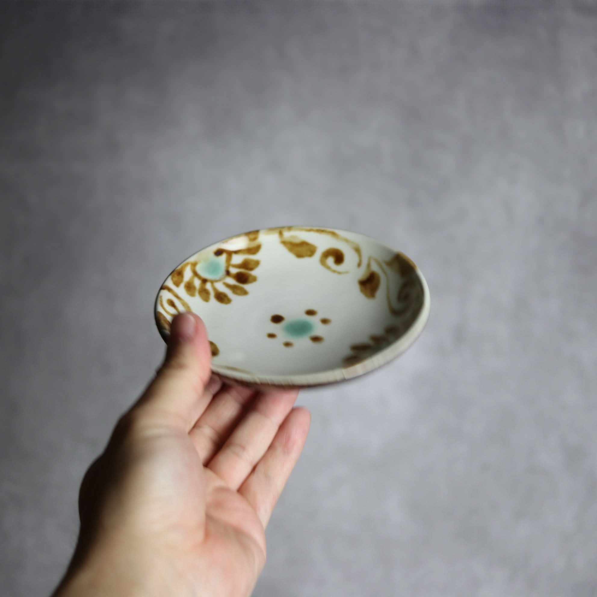 4寸皿1 三彩 菊唐草 やちむん 陶器 拓美窯 やちむん 陶器.