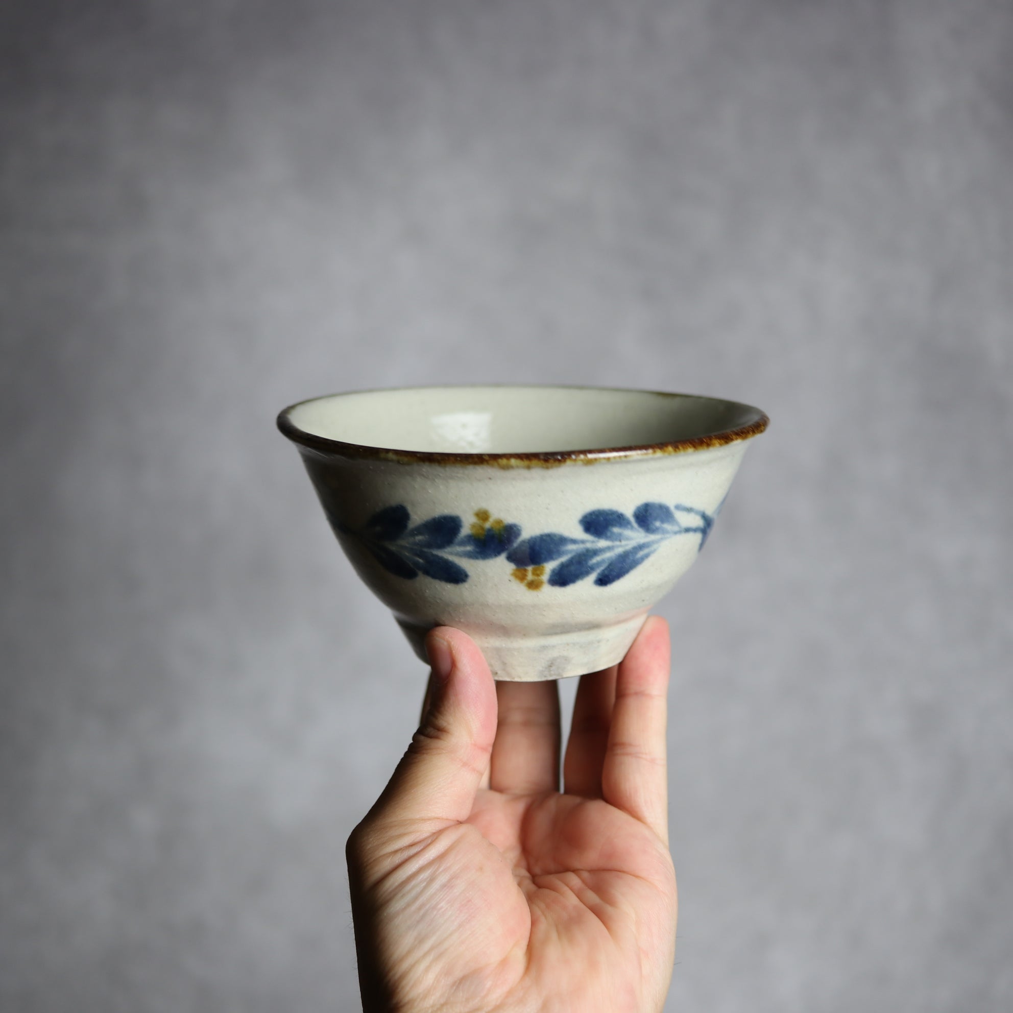 4寸マカイ1 飴 呉須釉 花 やちむん 陶器 やちむん工房 mug