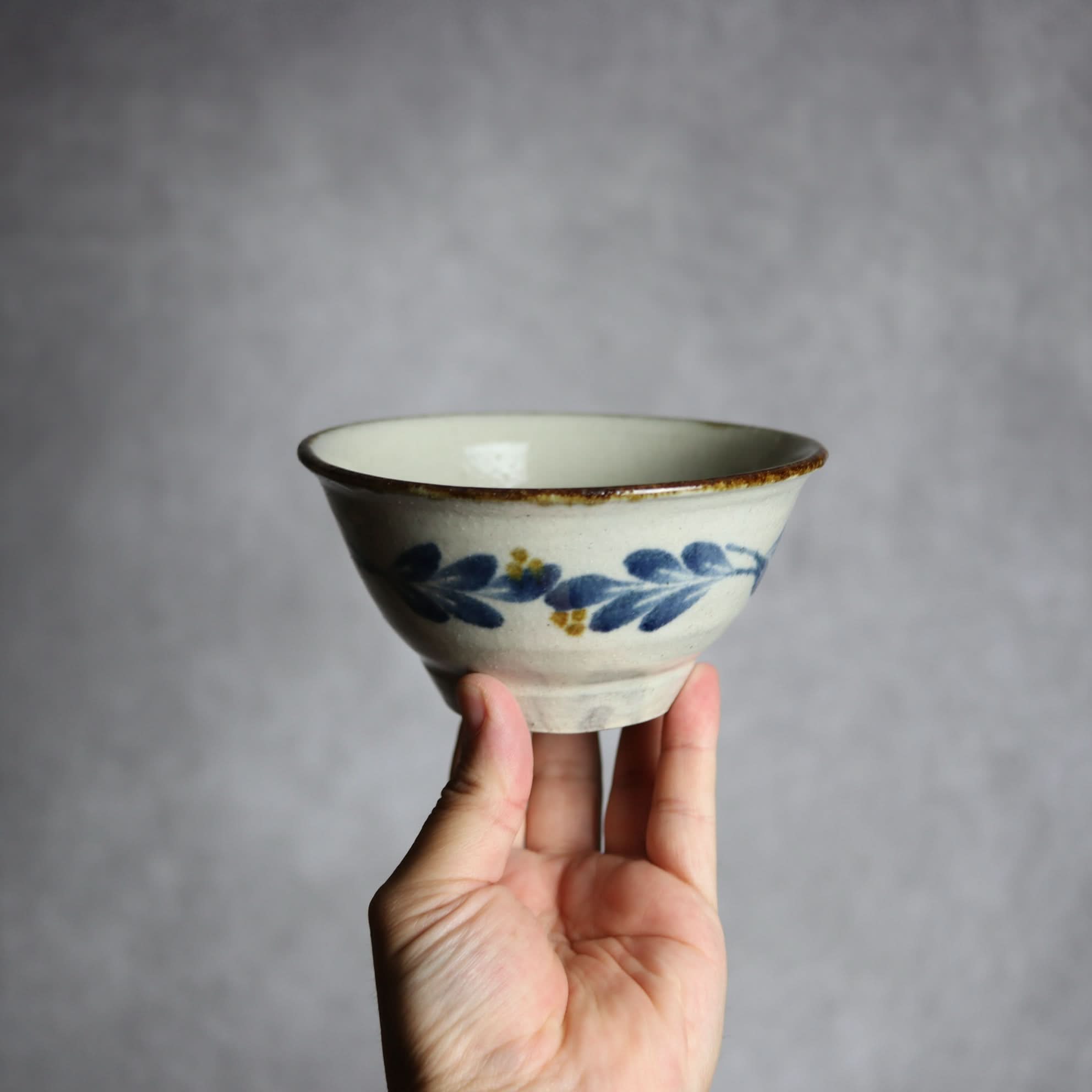 4寸マカイ1 飴 呉須釉 花 やちむん 陶器 やちむん工房 mug 陶器.