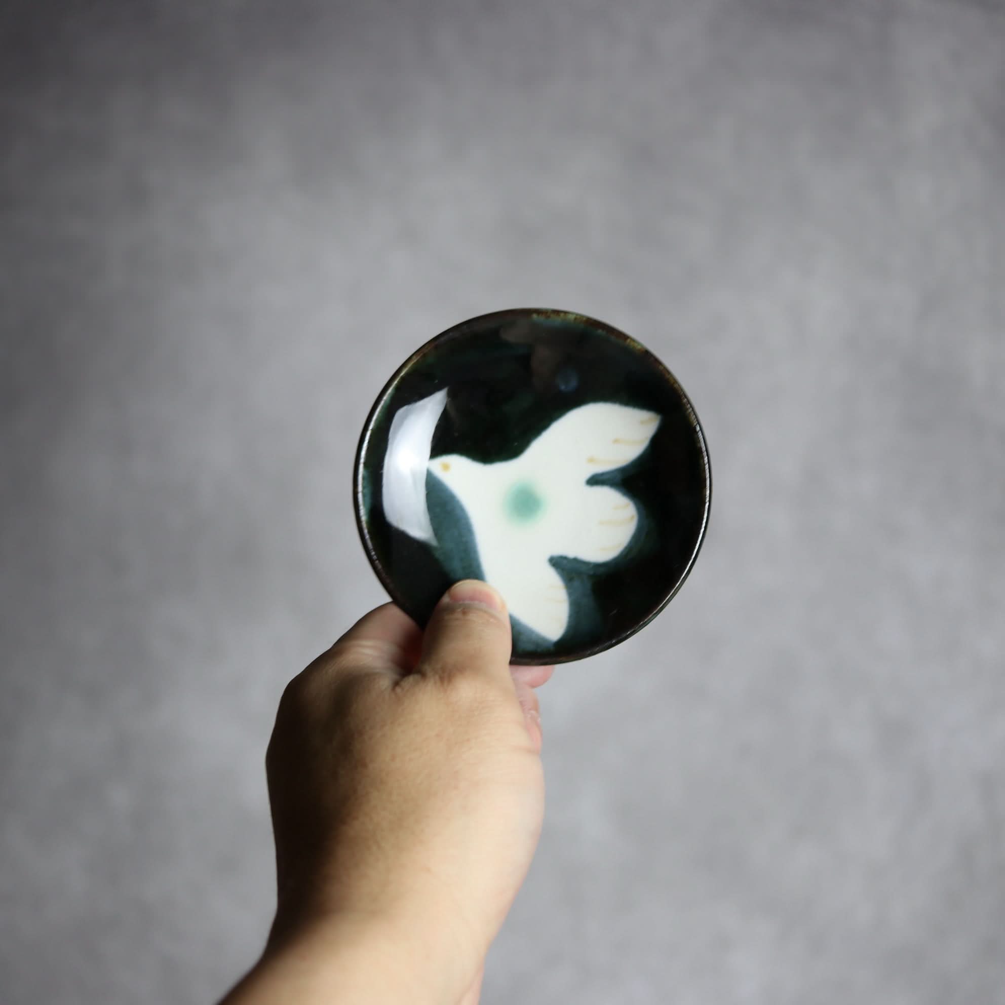 3寸皿1 黒呉須釉 鳥 やちむん 陶器 拓美窯 やちむん 陶器.