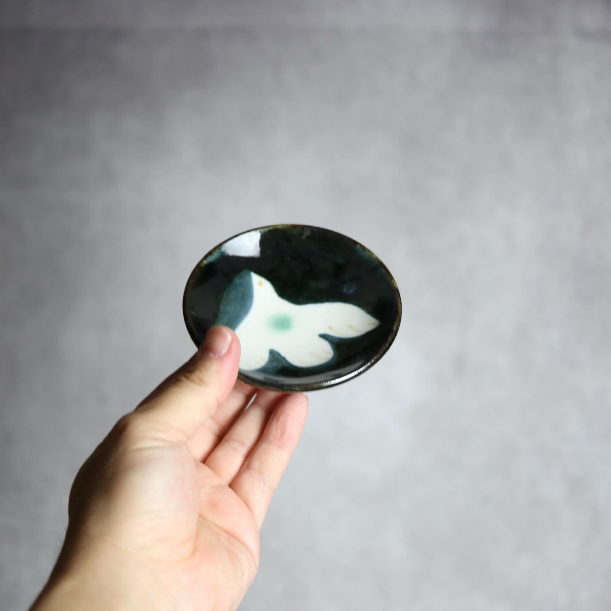 3寸皿1 黒呉須釉 鳥 やちむん 陶器 拓美窯 やちむん 陶器.