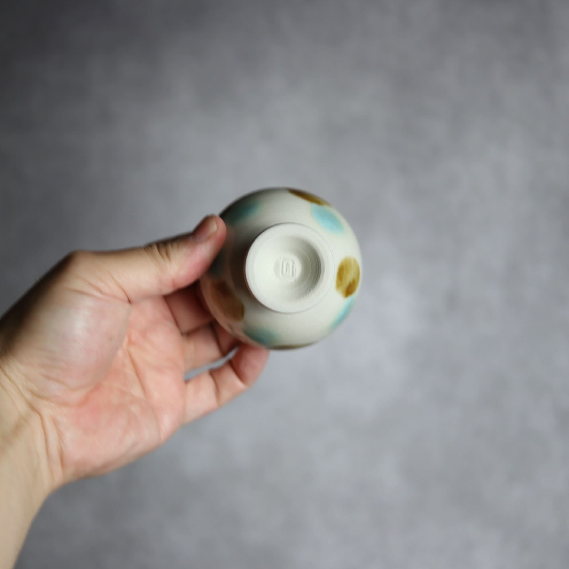 ぐい呑1 三彩 点打 やちむん 陶器 拓美窯 やちむん 陶器.