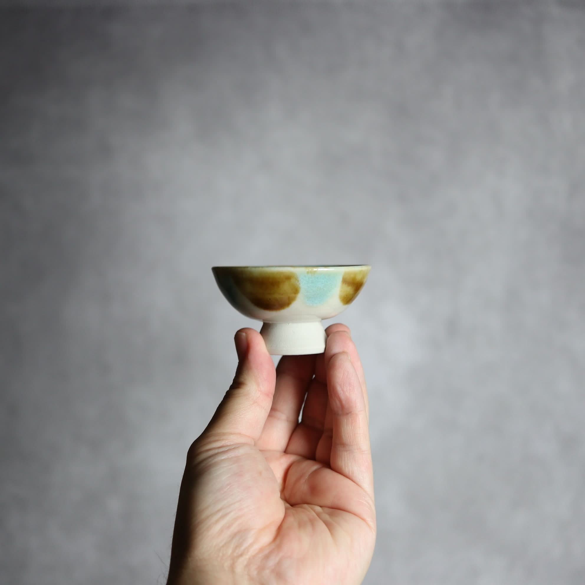 ぐい呑1 三彩 ストライプ やちむん 陶器 拓美窯 やちむん 陶器.