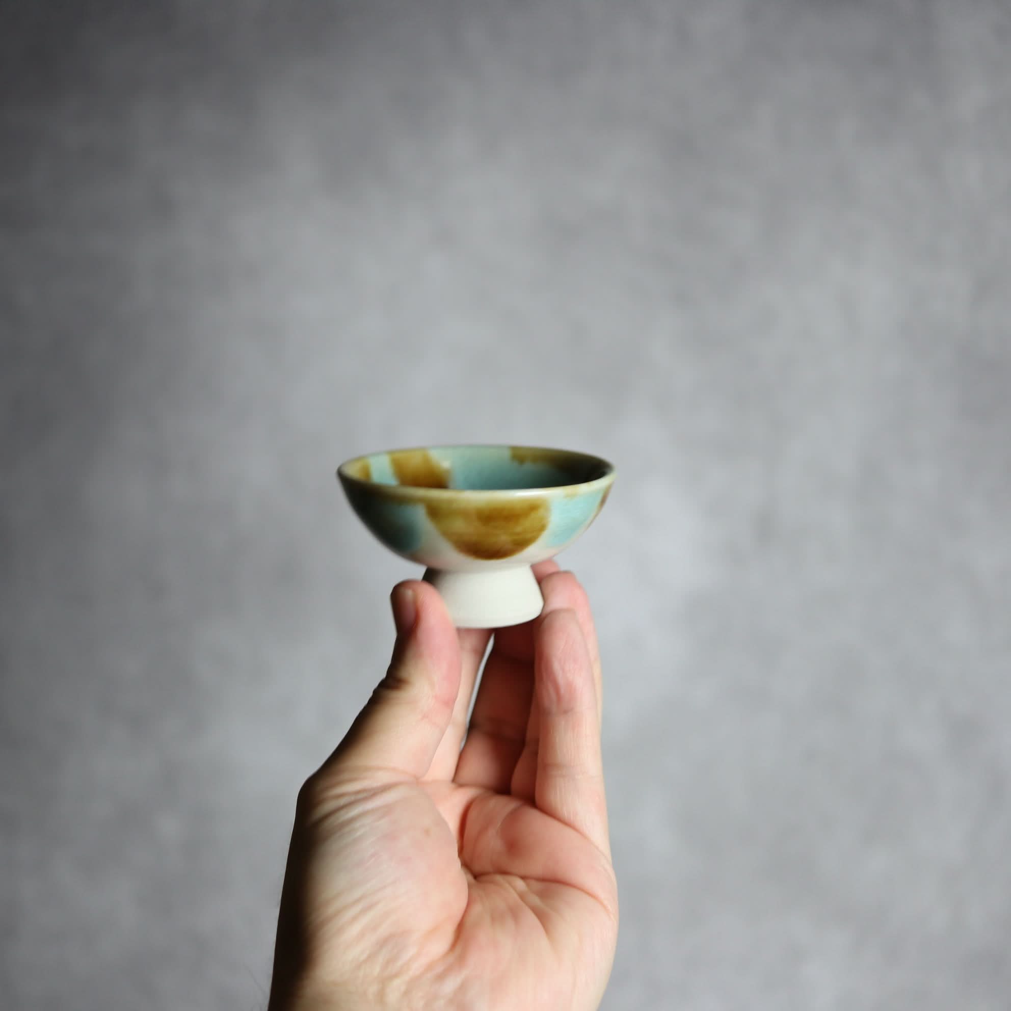 ぐい呑1 三彩 ストライプ やちむん 陶器 拓美窯 やちむん 陶器.