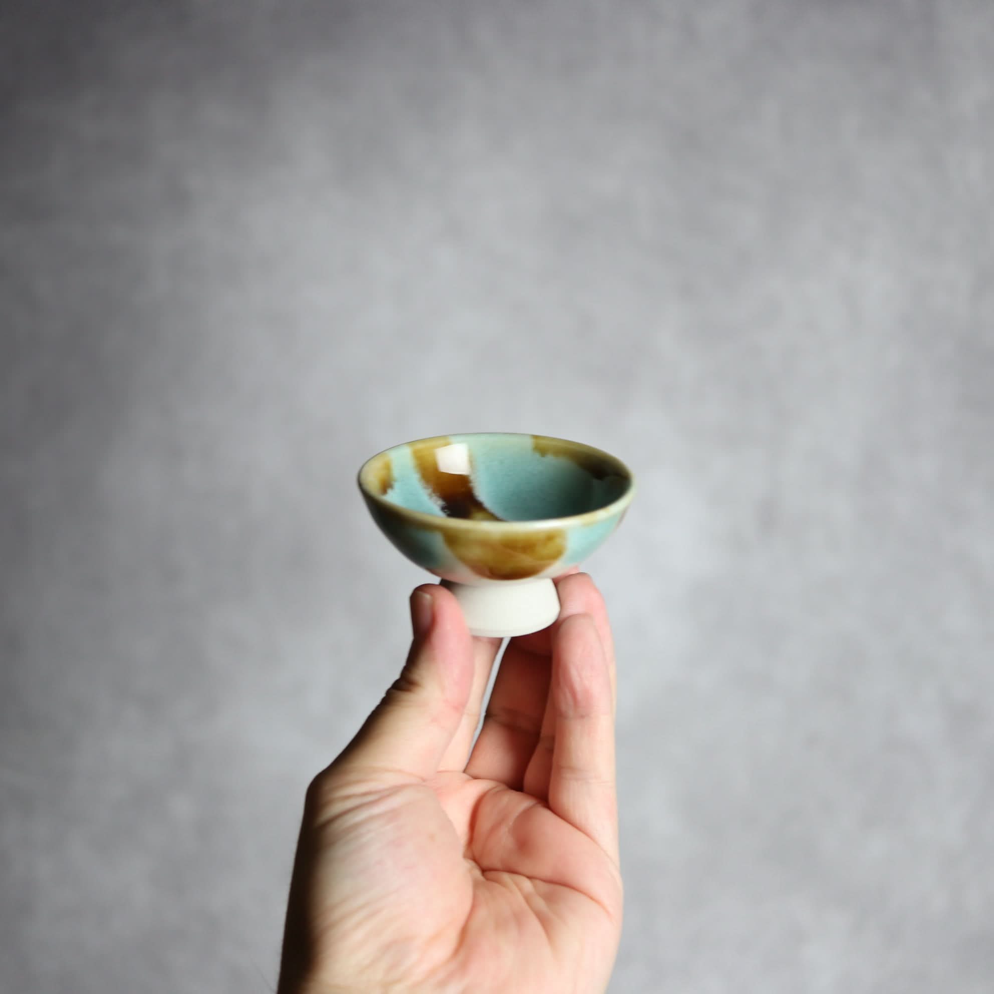 ぐい呑1 三彩 ストライプ やちむん 陶器 拓美窯 やちむん 陶器.