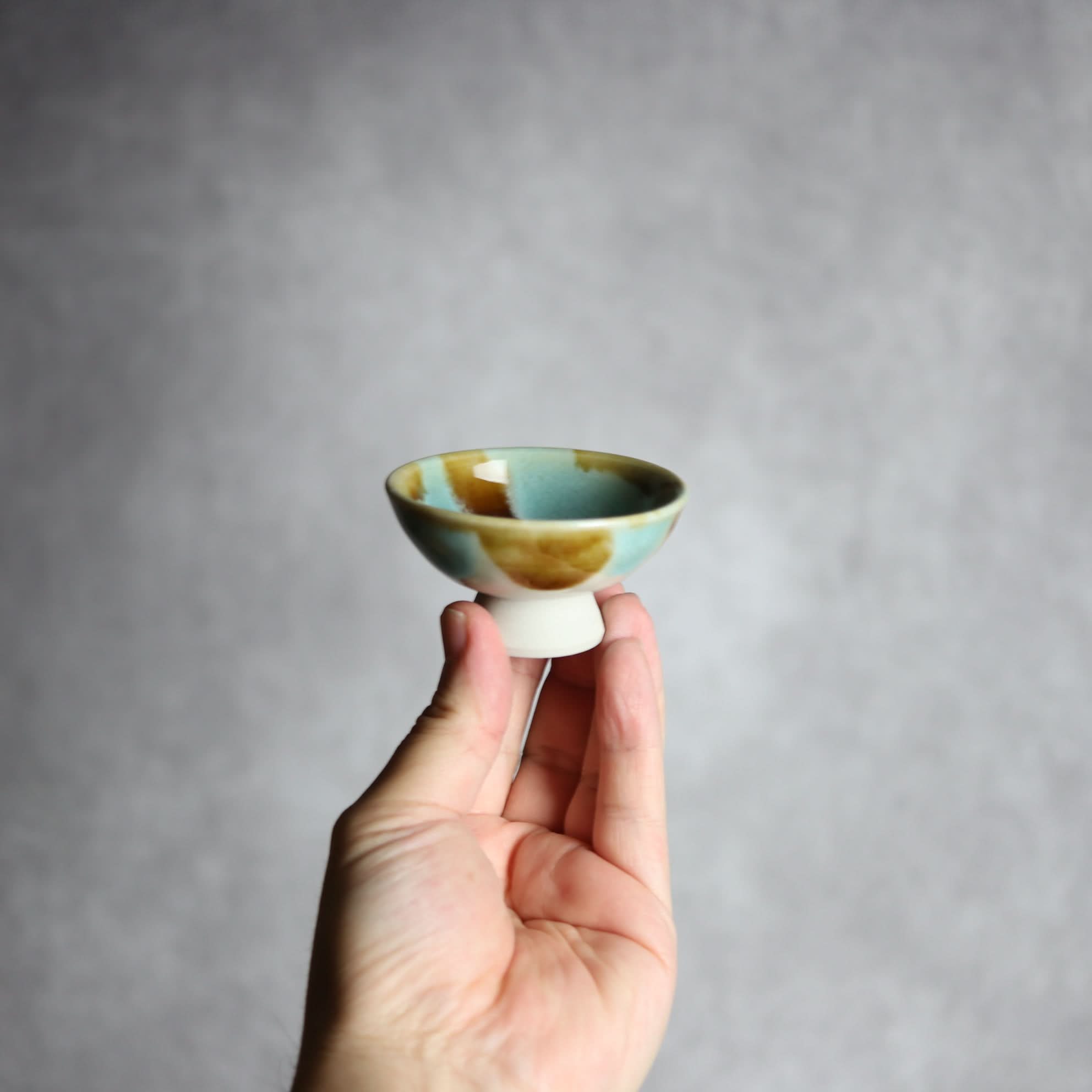 ぐい呑1 三彩 ストライプ やちむん 陶器 拓美窯 やちむん 陶器.