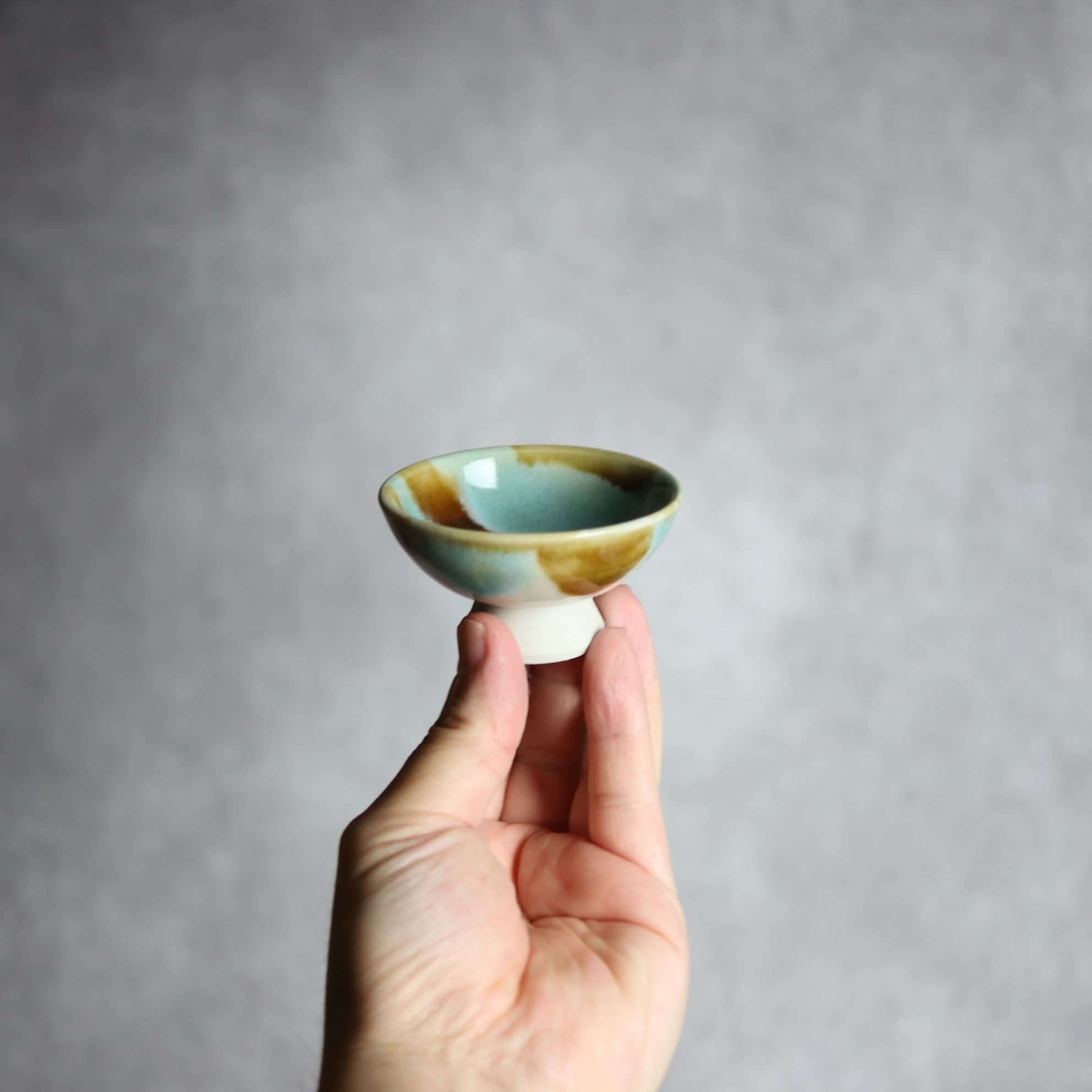 ぐい呑1 三彩 ストライプ やちむん 陶器 拓美窯 やちむん 陶器.