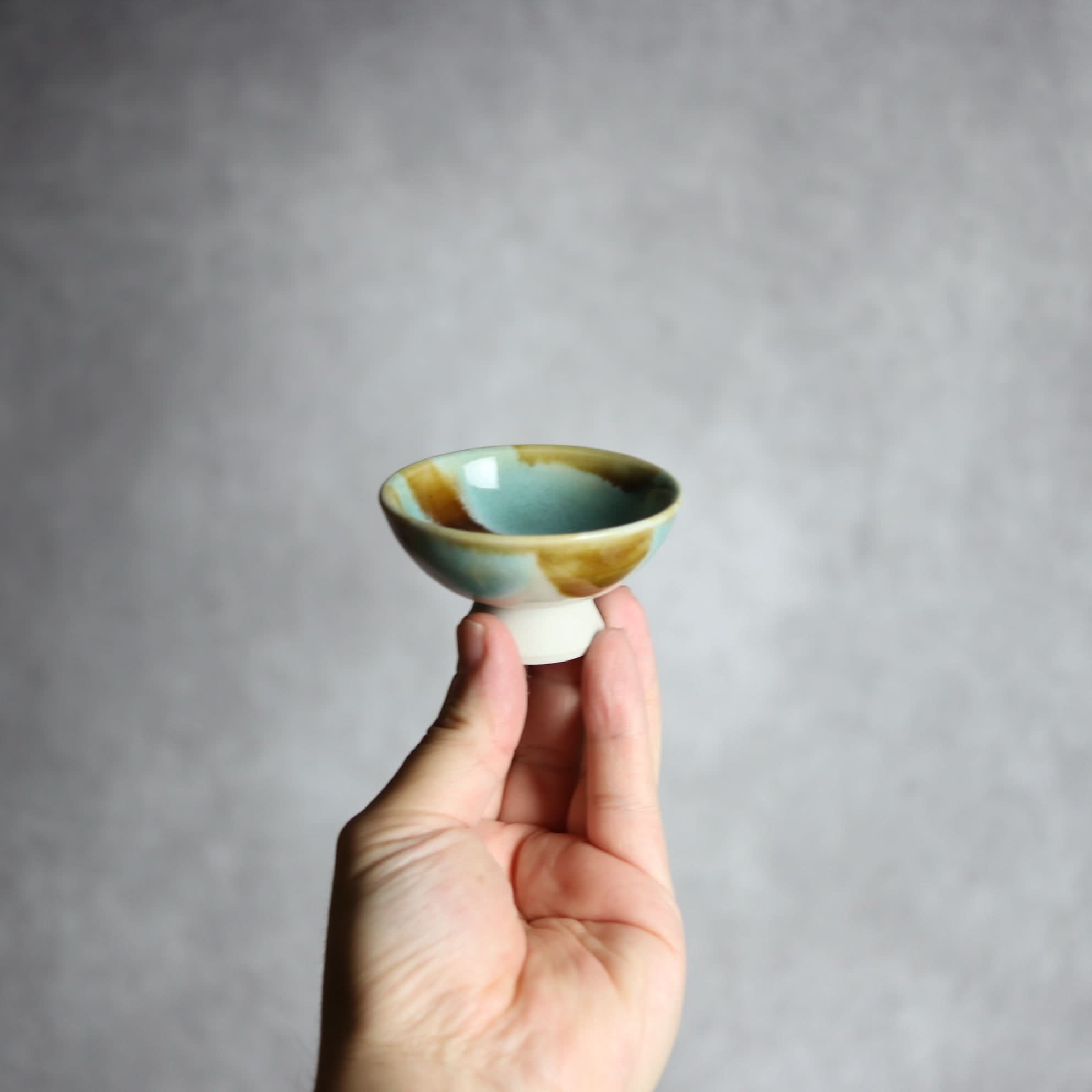 ぐい呑1 三彩 ストライプ やちむん 陶器 拓美窯 やちむん 陶器.