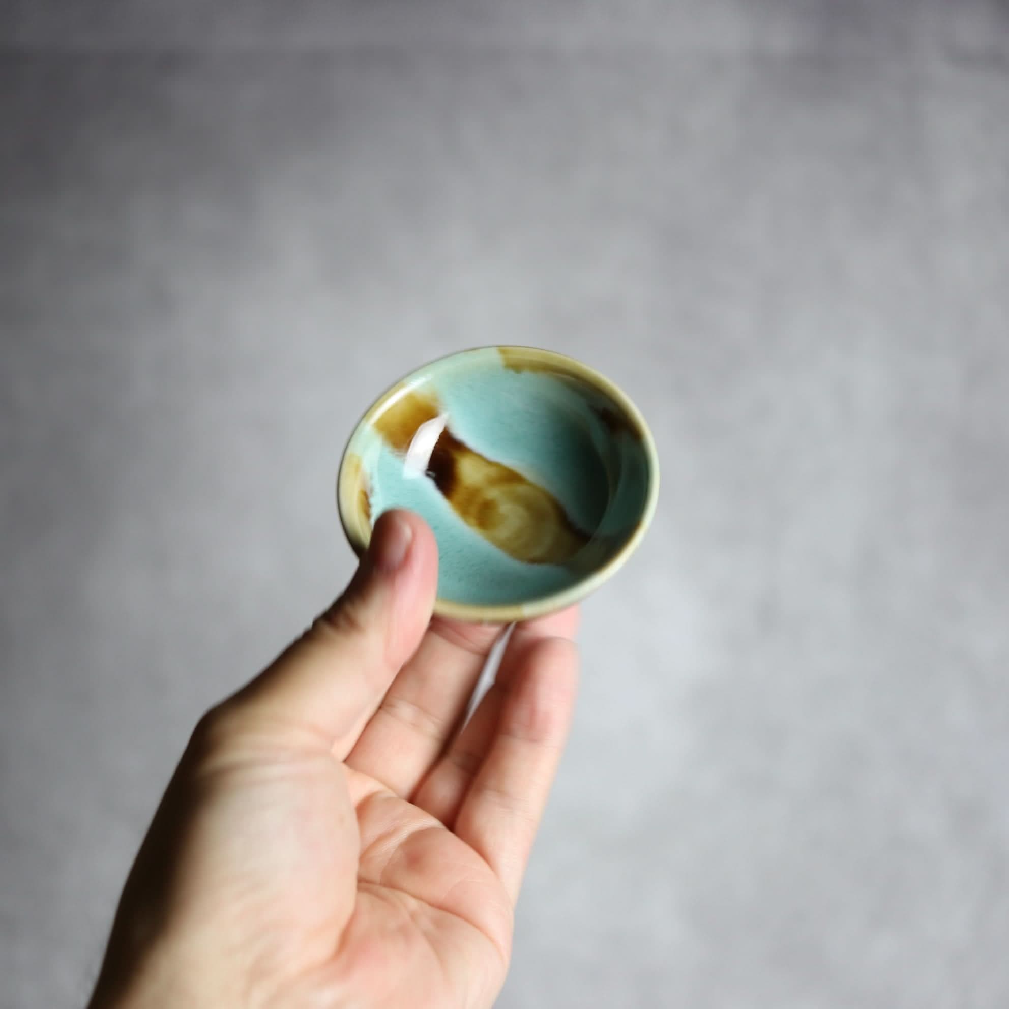 ぐい呑1 三彩 ストライプ やちむん 陶器 拓美窯 やちむん 陶器.