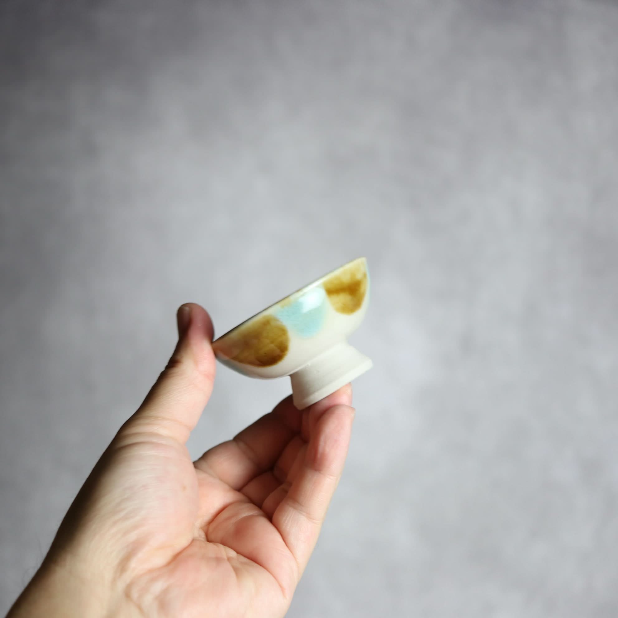 ぐい呑1 三彩 ストライプ やちむん 陶器 拓美窯 やちむん 陶器.