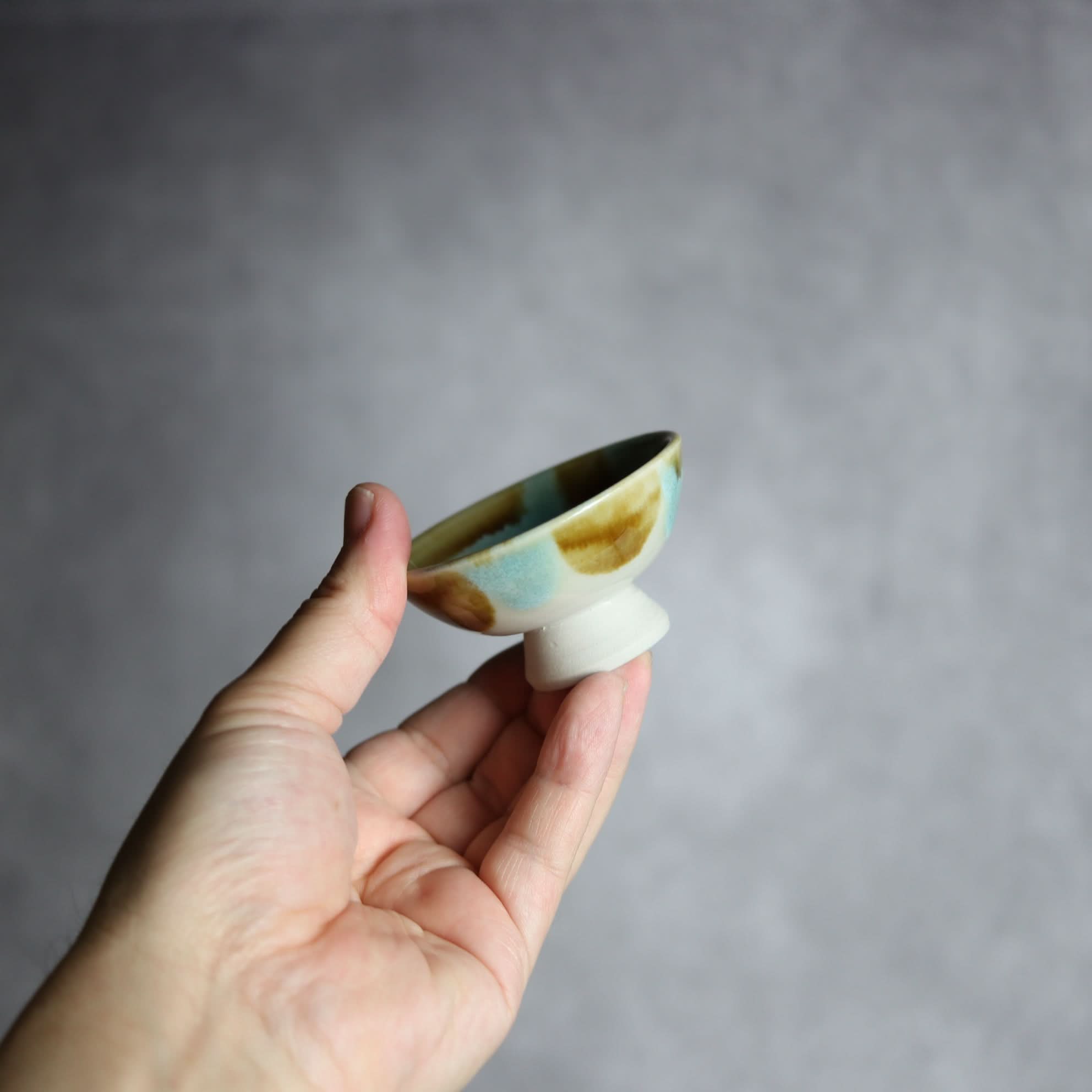 ぐい呑1 三彩 ストライプ やちむん 陶器 拓美窯 やちむん 陶器.