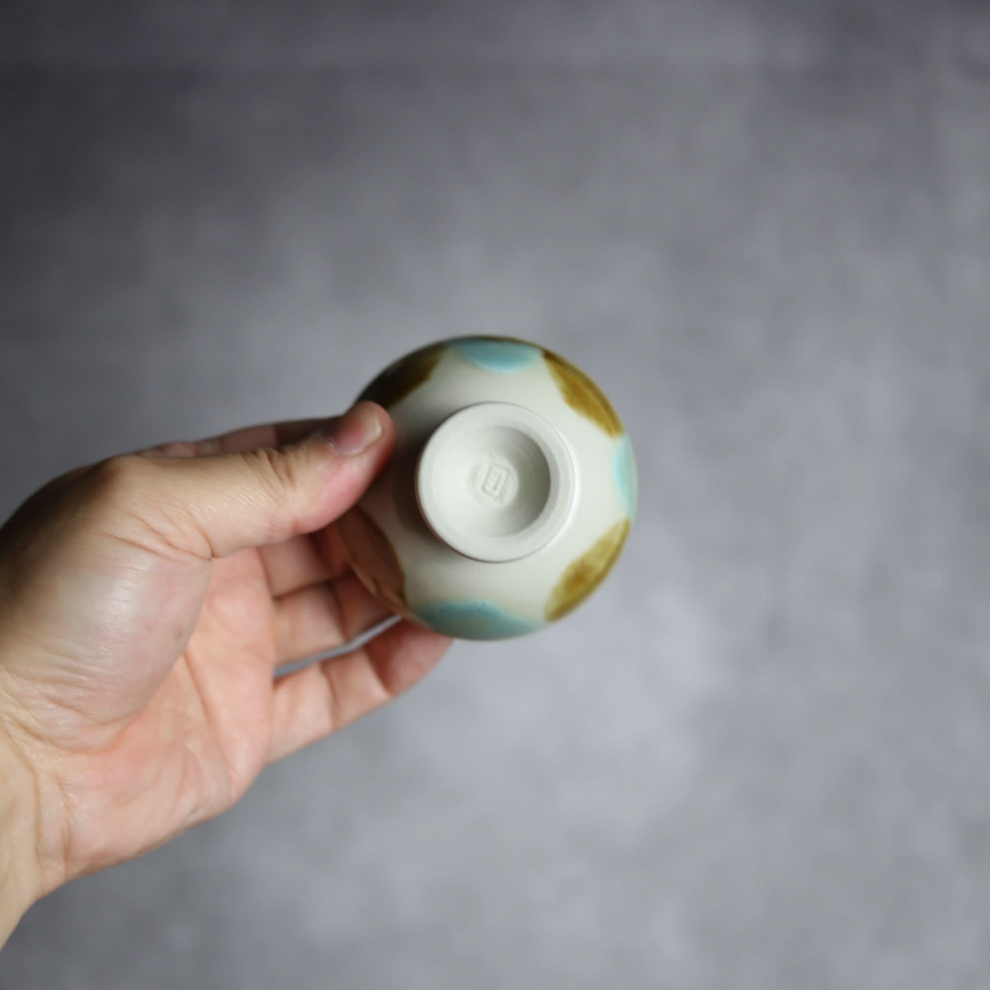 ぐい呑1 三彩 ストライプ やちむん 陶器 拓美窯 やちむん 陶器.