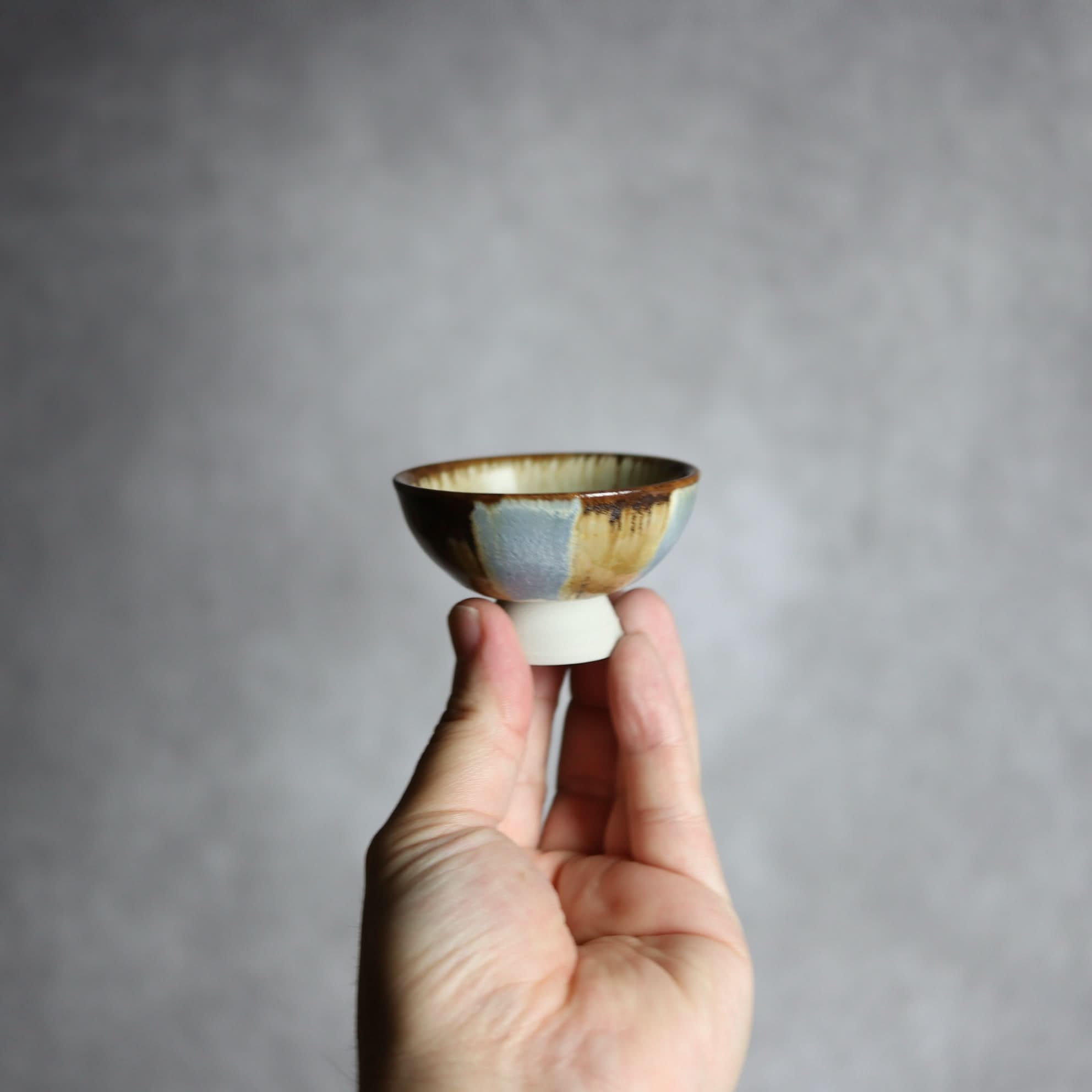 ぐい呑1 三彩 印花 やちむん 陶器 拓美窯 やちむん 陶器.