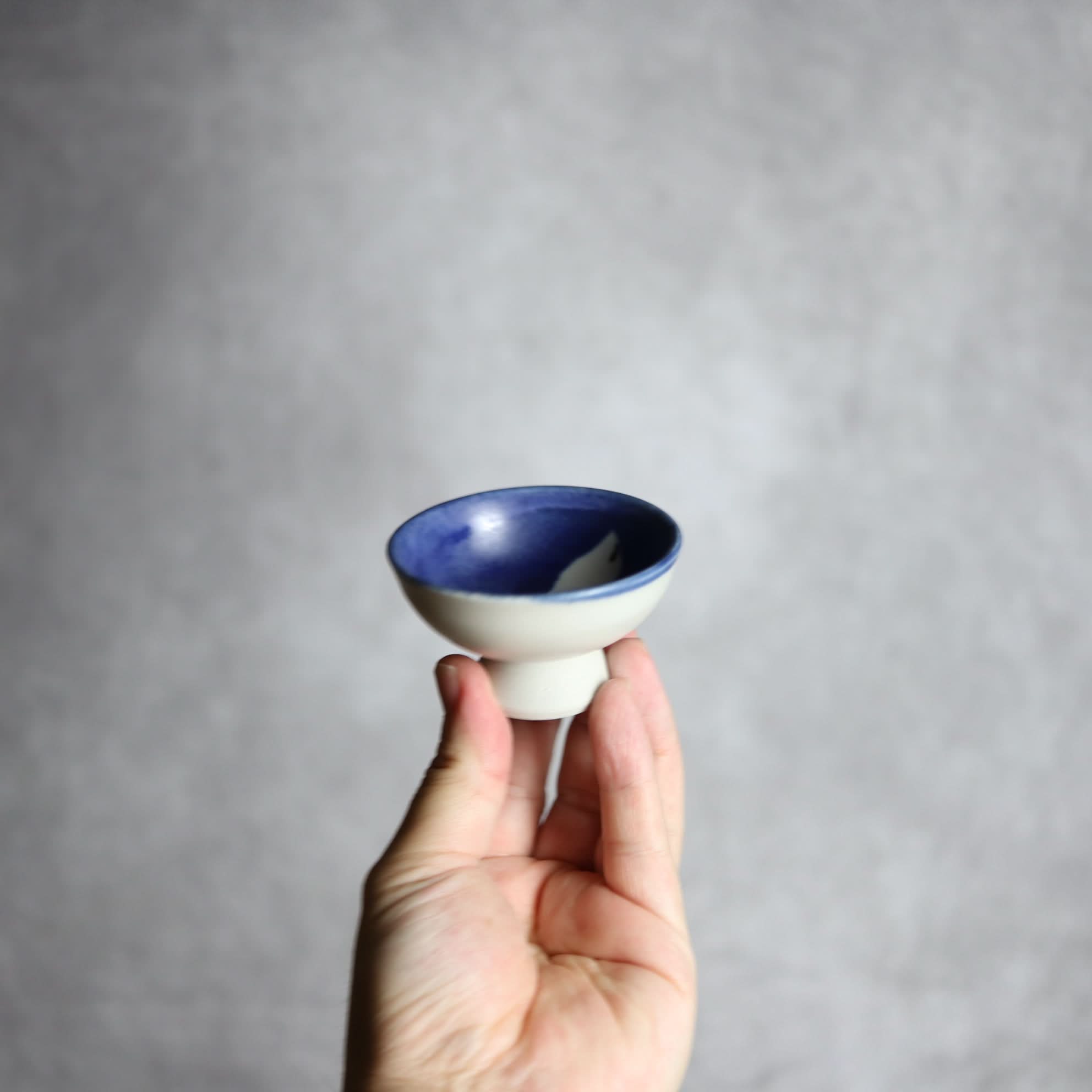 ぐい呑1 呉須釉 鳥 やちむん 陶器 拓美窯 やちむん 陶器.