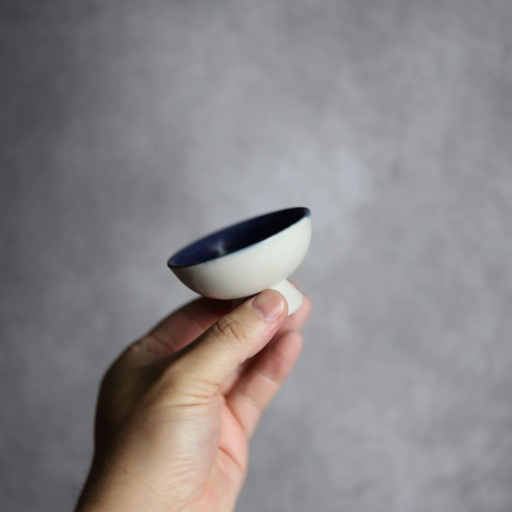 ぐい呑1 呉須釉 鳥 やちむん 陶器 拓美窯 やちむん 陶器.