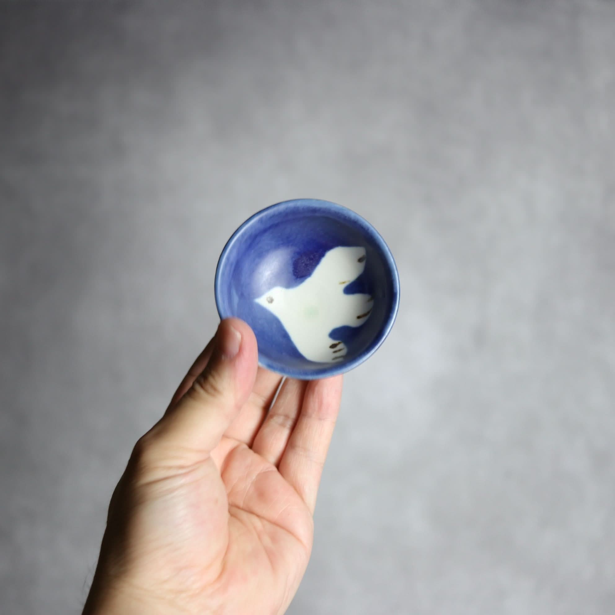 ぐい呑1 呉須釉 鳥 やちむん 陶器 拓美窯 やちむん 陶器.