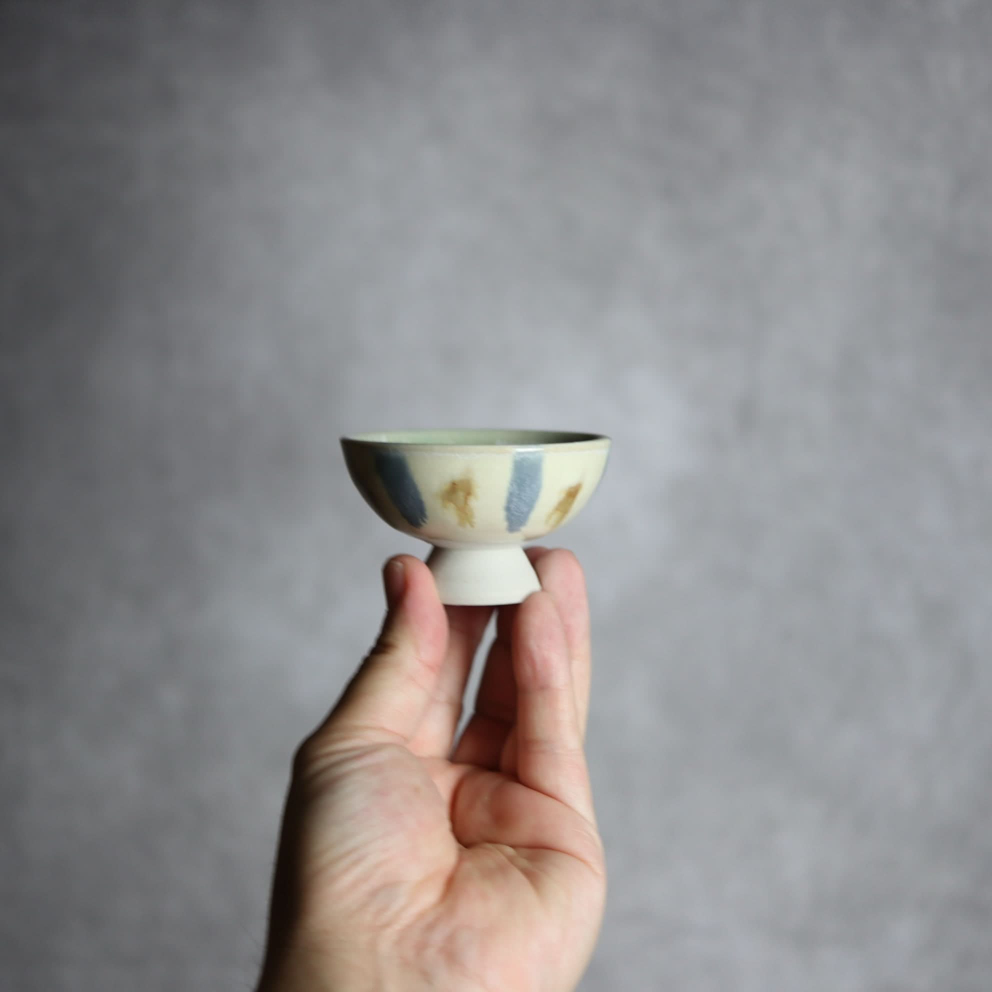 ぐい呑1 三彩 掛釉 やちむん 陶器 拓美窯 やちむん 陶器.