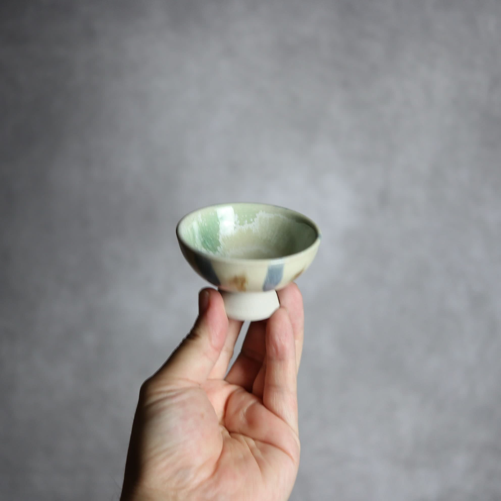 ぐい呑1 三彩 掛釉 やちむん 陶器 拓美窯 やちむん 陶器.