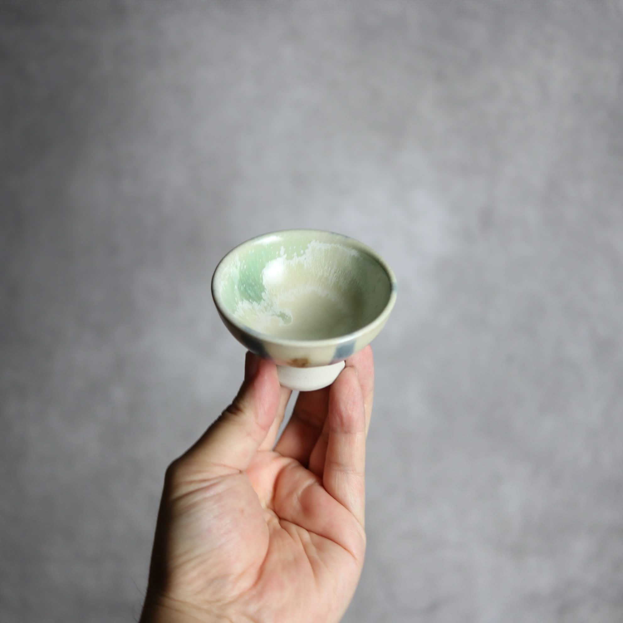 ぐい呑1 三彩 掛釉 やちむん 陶器 拓美窯 やちむん 陶器.