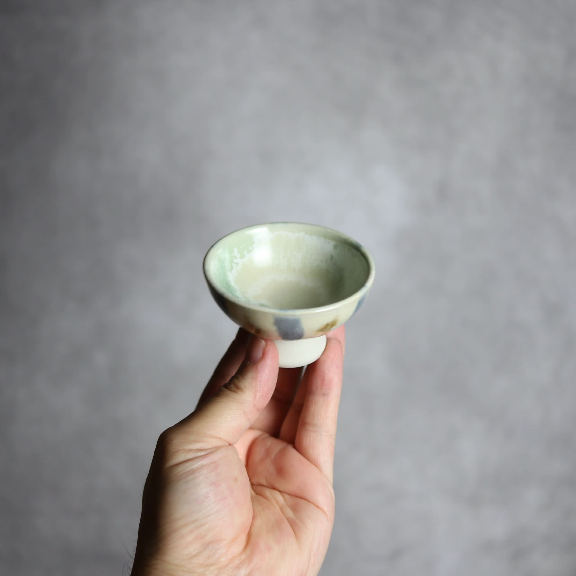 ぐい呑1 三彩 掛釉 やちむん 陶器 拓美窯 やちむん 陶器.