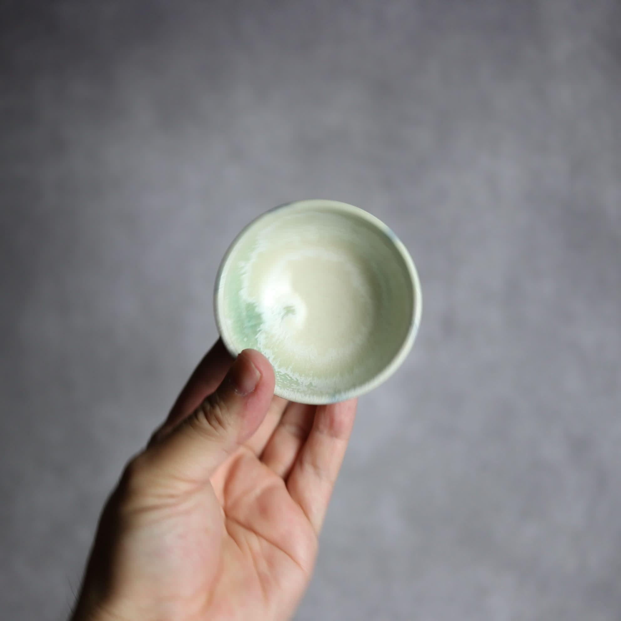 ぐい呑1 三彩 掛釉 やちむん 陶器 拓美窯 やちむん 陶器.