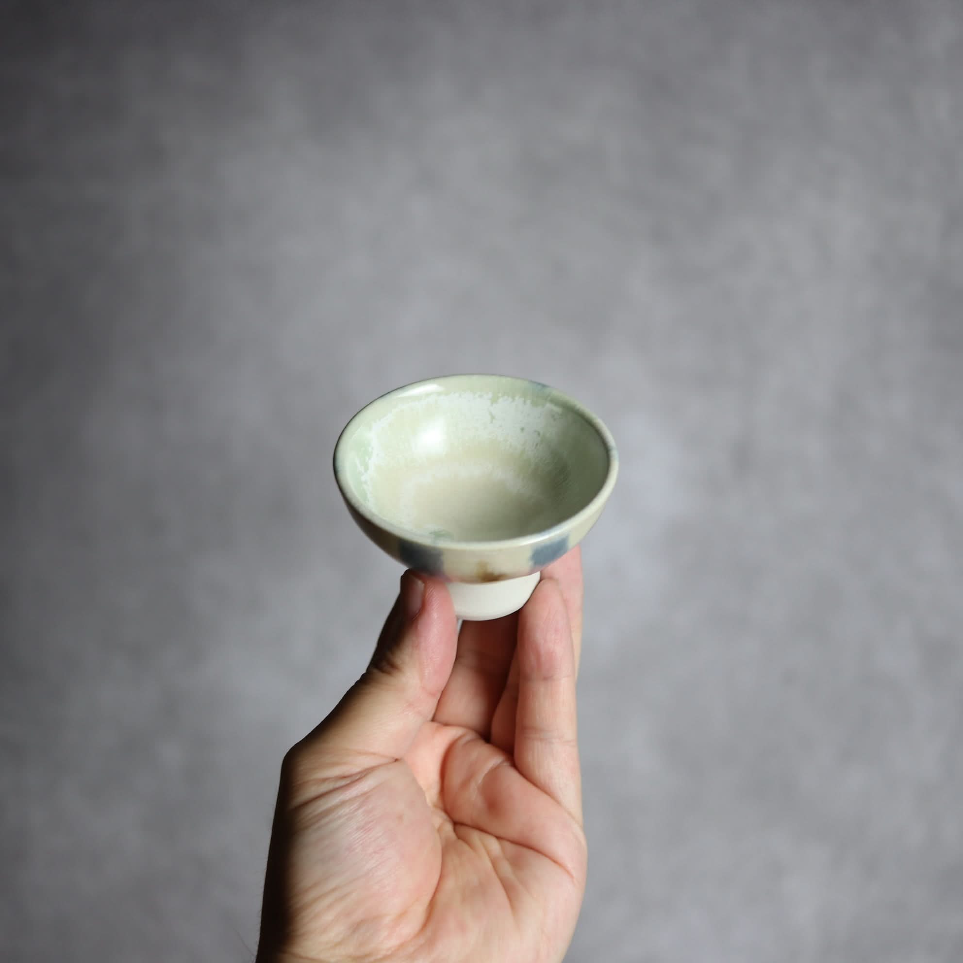 ぐい呑1 三彩 掛釉 やちむん 陶器 拓美窯 やちむん 陶器.