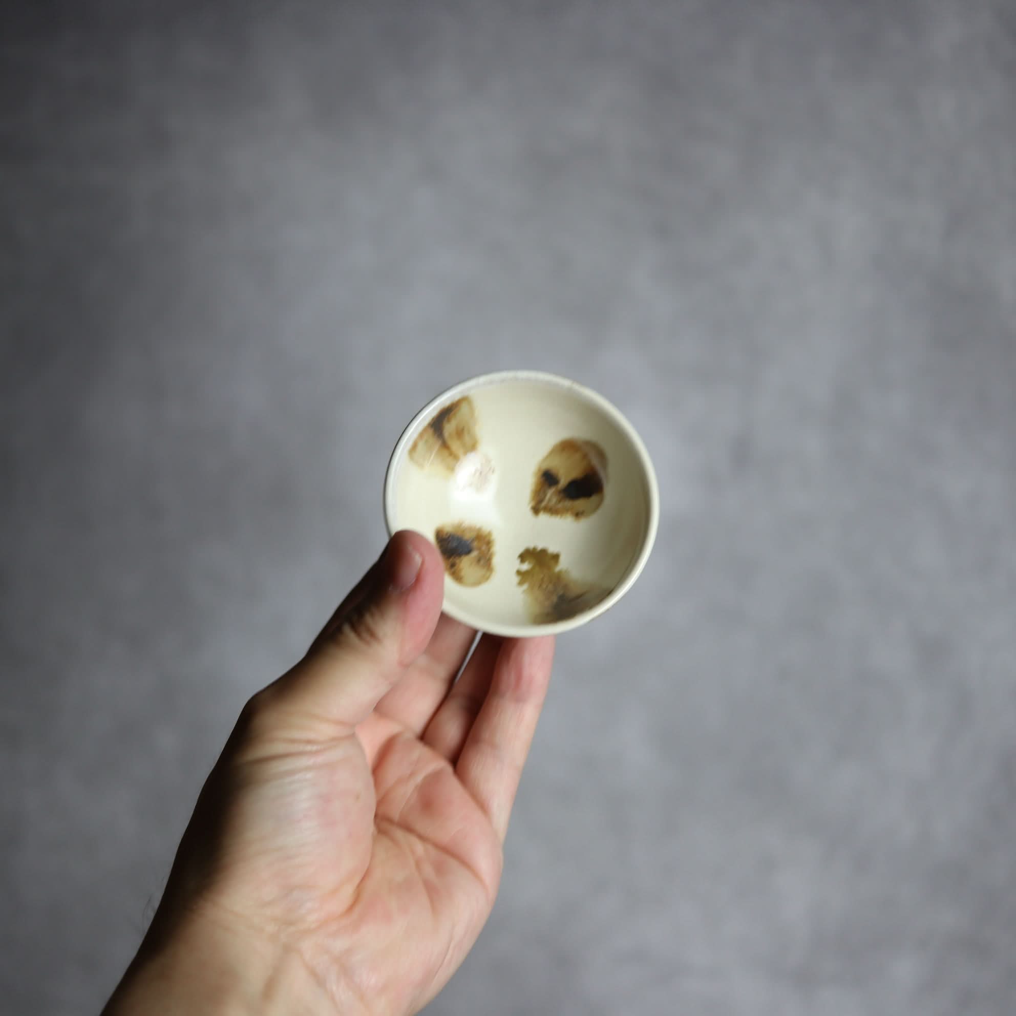 ぐい呑1 飴釉 点打 やちむん 陶器 拓美窯 やちむん 陶器.