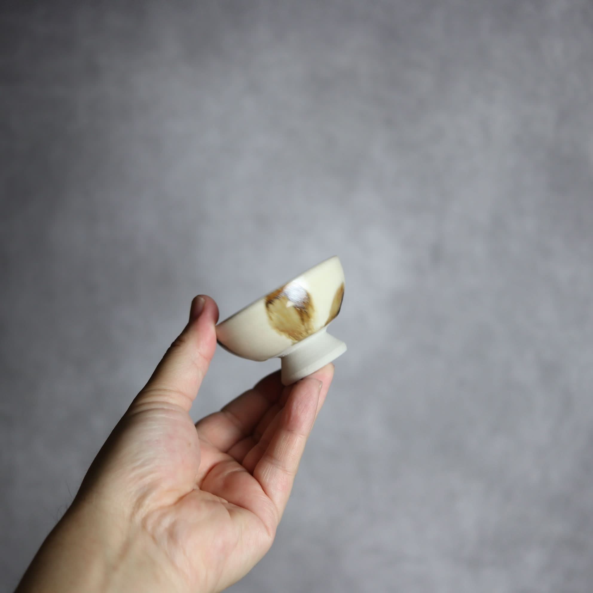 ぐい呑1 飴釉 点打 やちむん 陶器 拓美窯 やちむん 陶器.