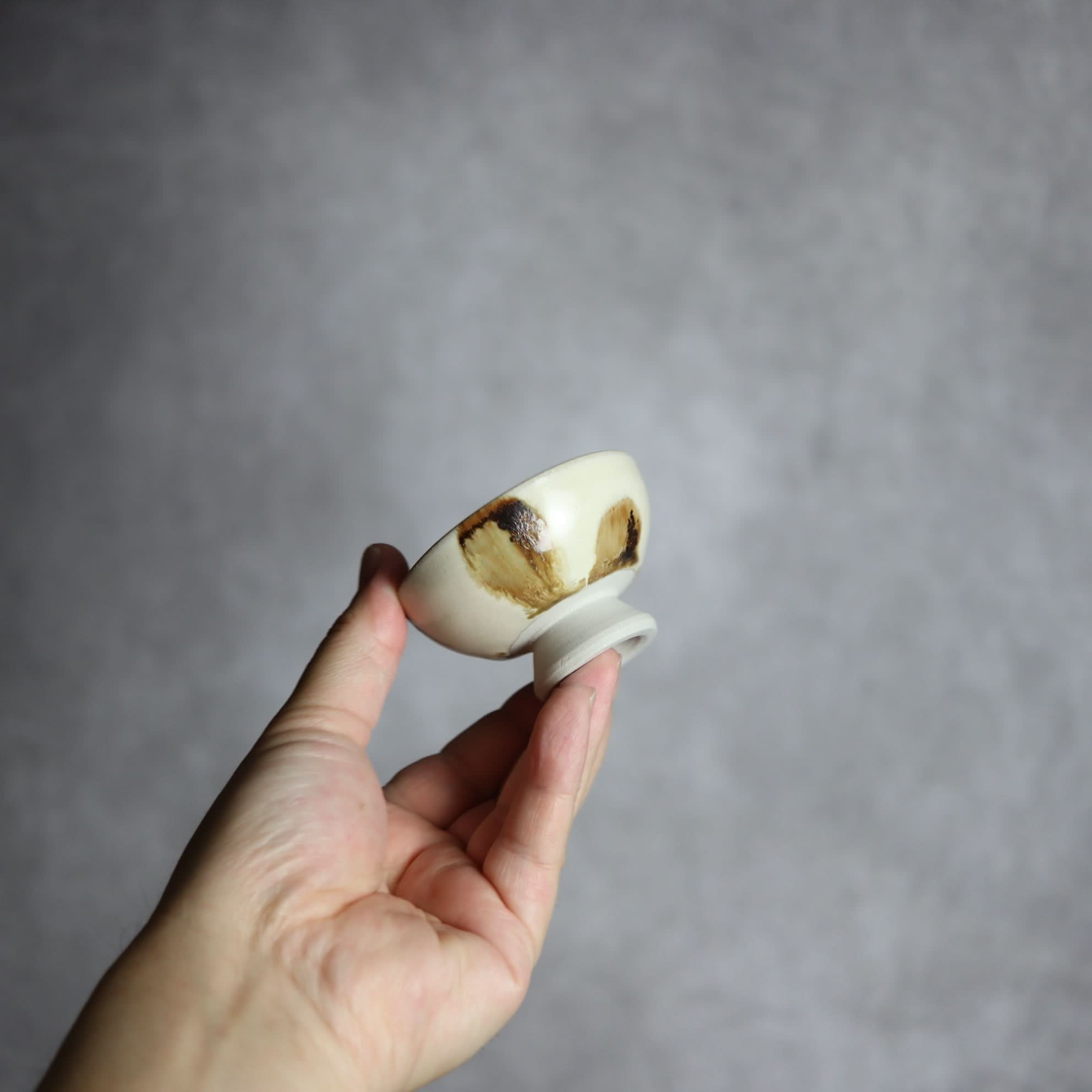 ぐい呑1 飴釉 点打 やちむん 陶器 拓美窯 やちむん 陶器.